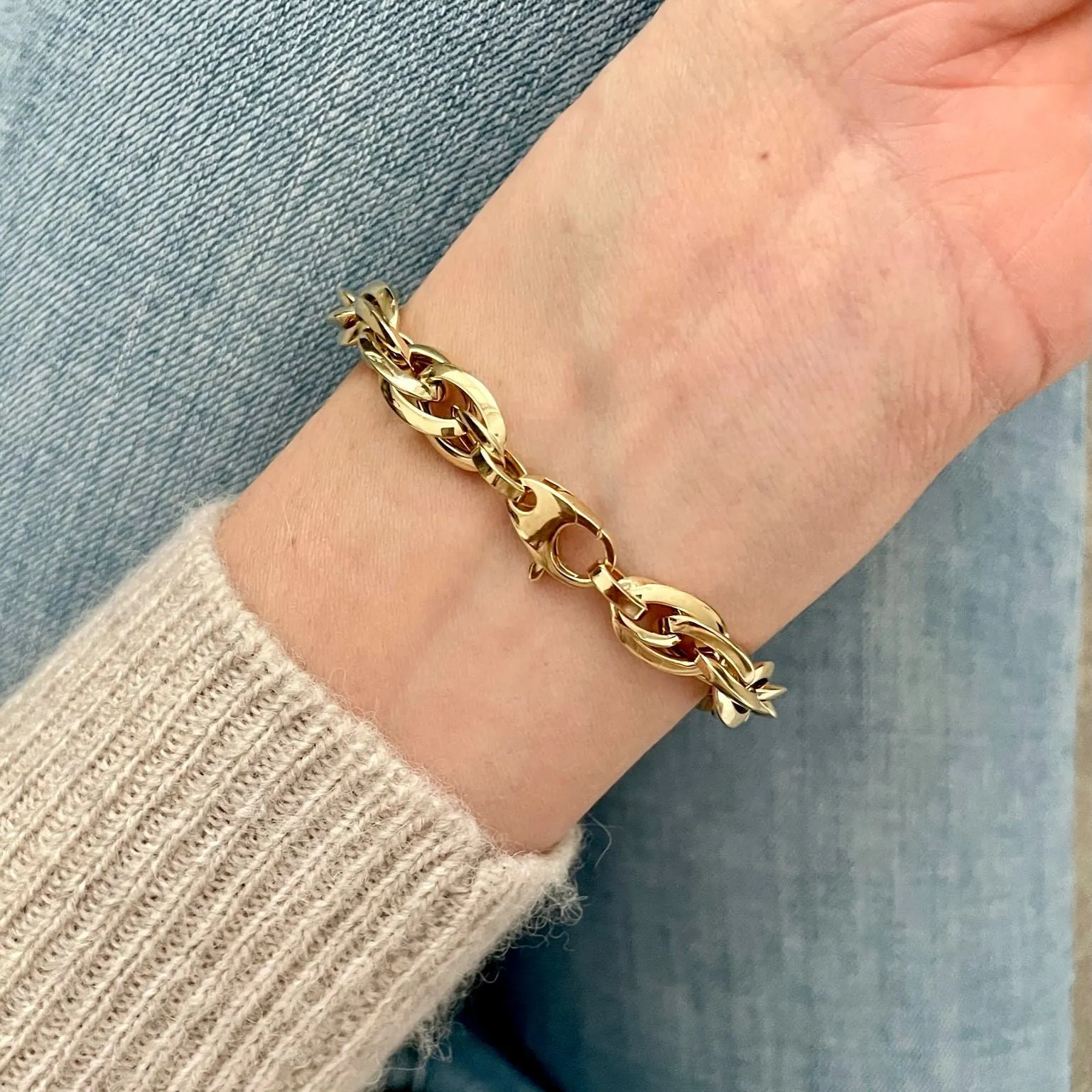 14K Gold Chunky Interlocking Oval Link Bracelet
