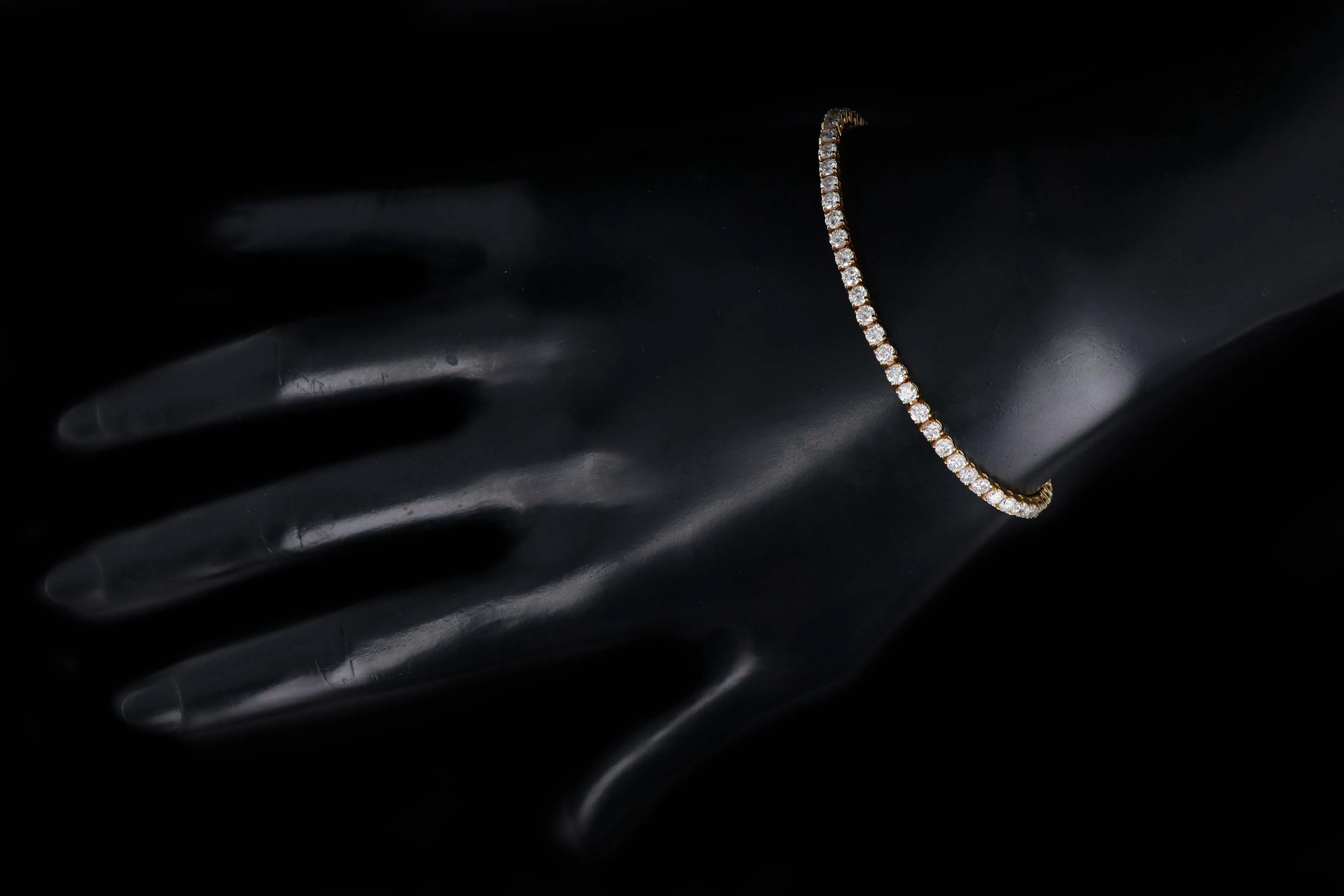 14K Yellow Gold 2.71 Carat Total Weight Round Brilliant Cut Diamond Tennis Bracelet