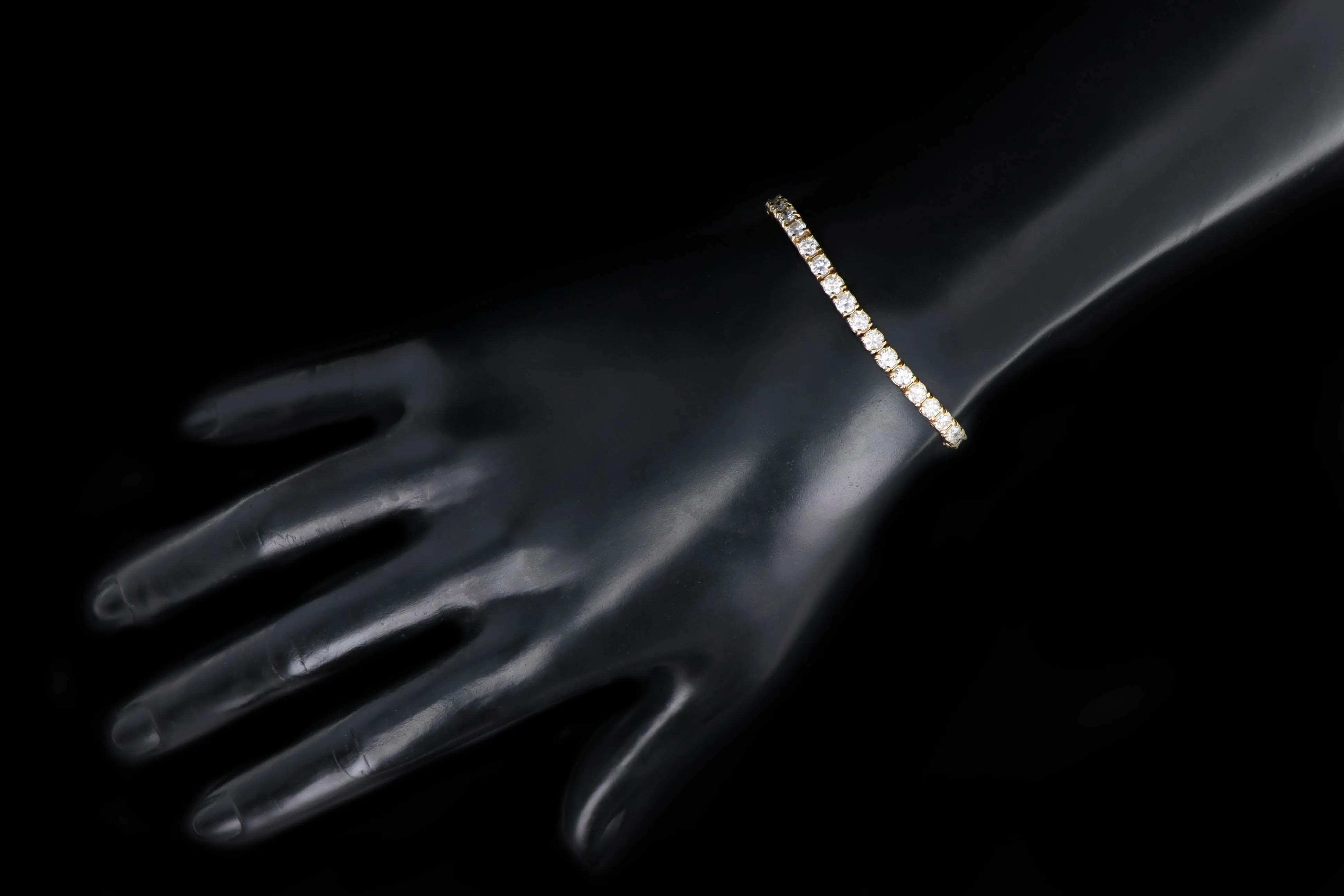 14K Yellow Gold 6.42 Carat Total Weight Round Brilliant Cut Diamond Tennis Bracelet
