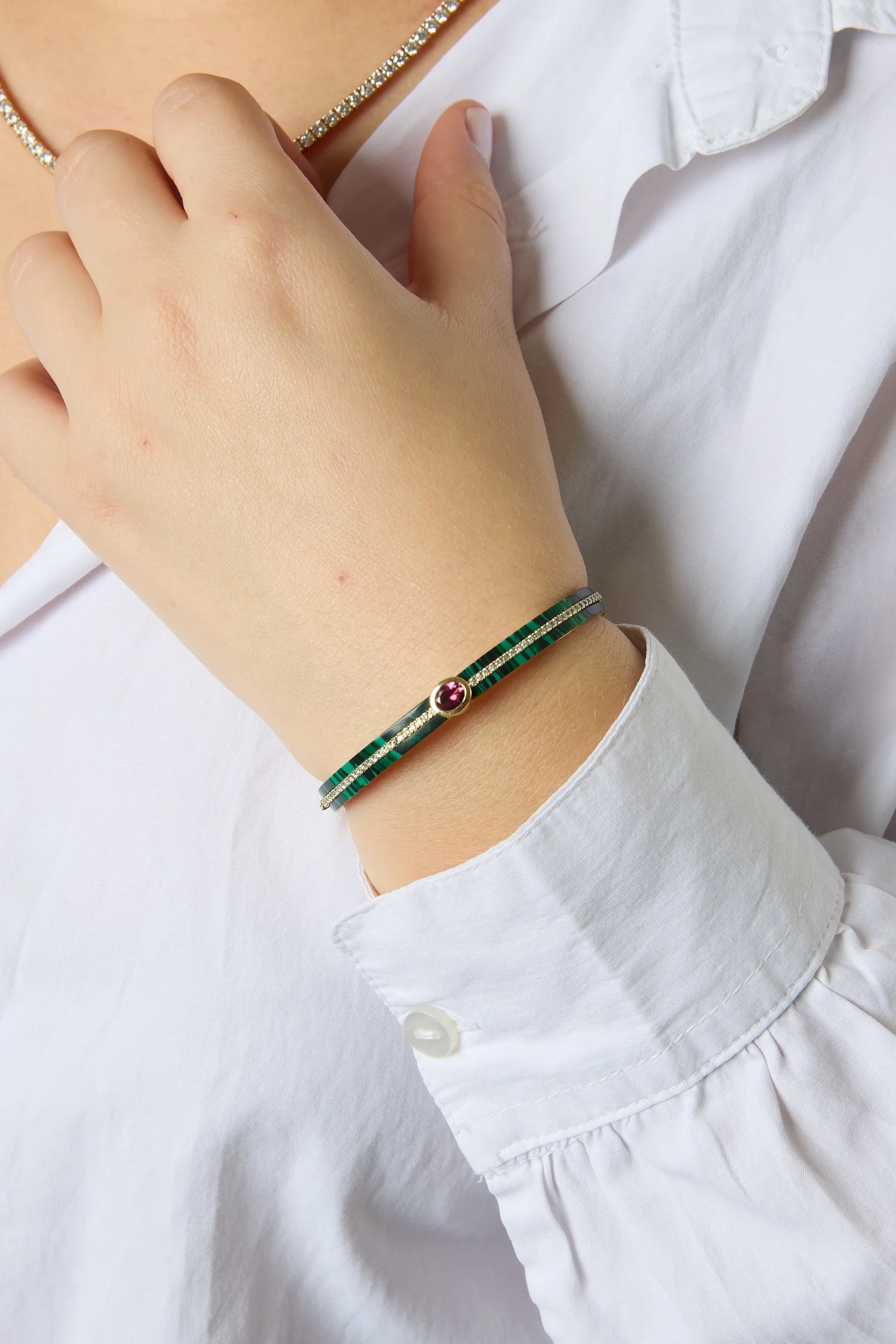 14KY Stoned Love Bangle