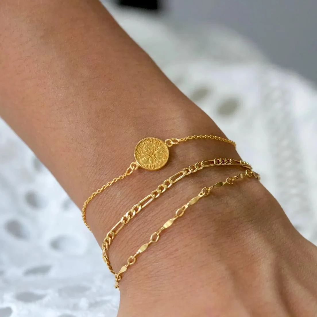 18k Dainty Figaro Chain Bracelet