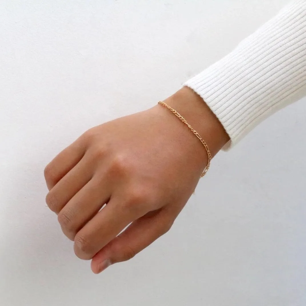18k Dainty Figaro Chain Bracelet