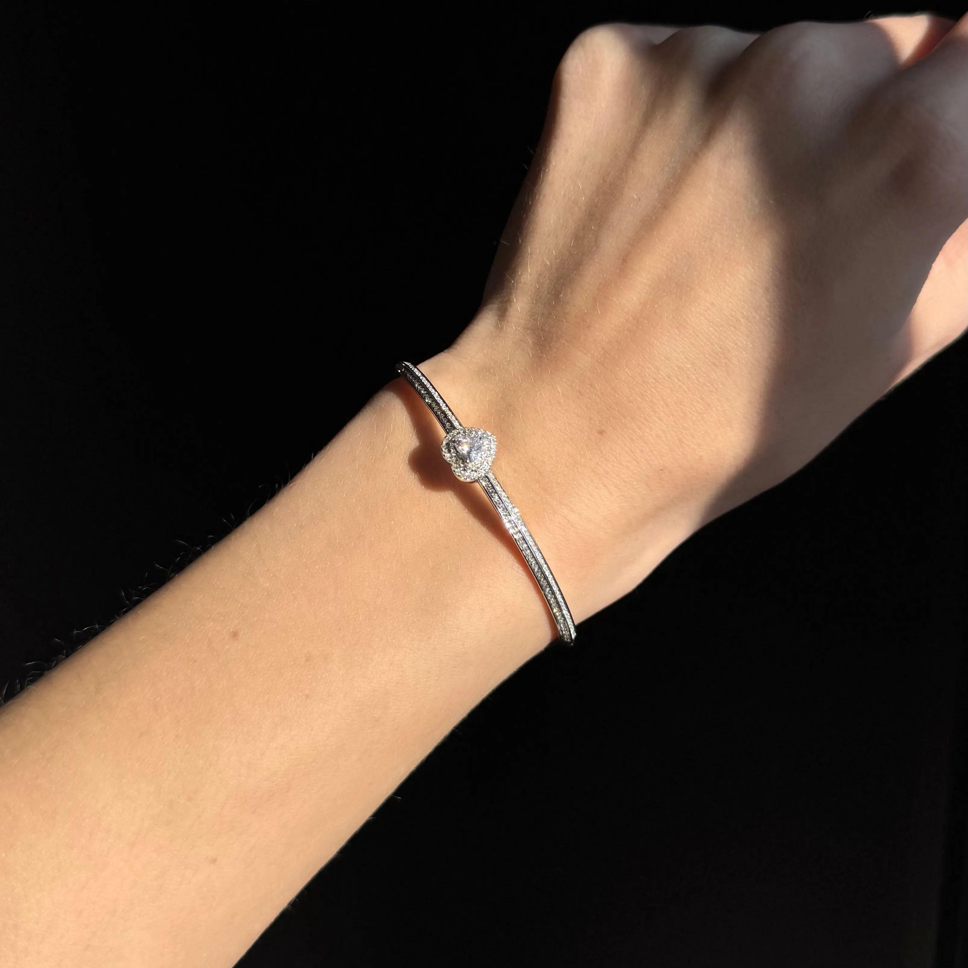 18K White Gold 0.62 Carat Heart Diamond Pave Bangle