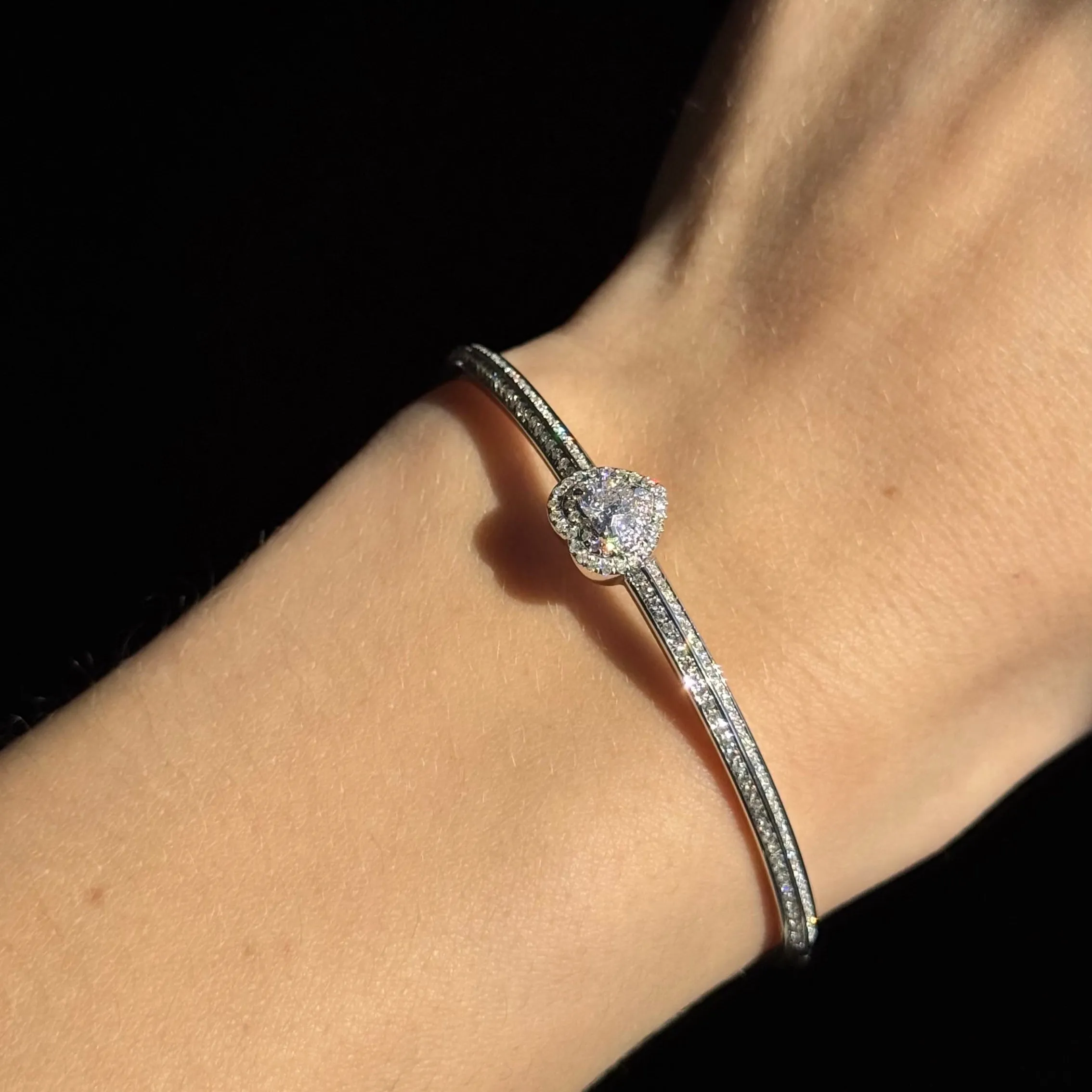 18K White Gold 0.62 Carat Heart Diamond Pave Bangle