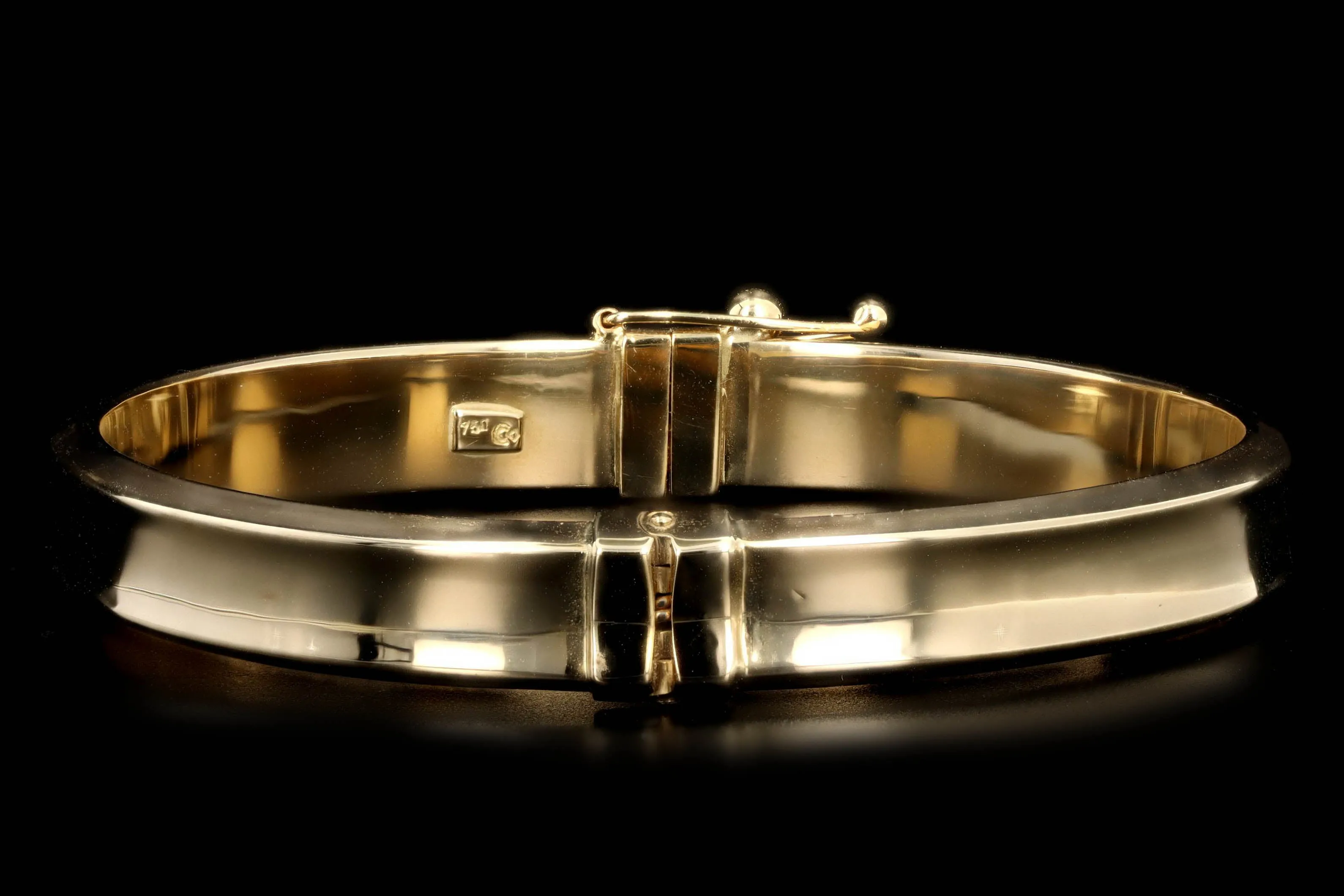 18K Yellow Gold Bangle