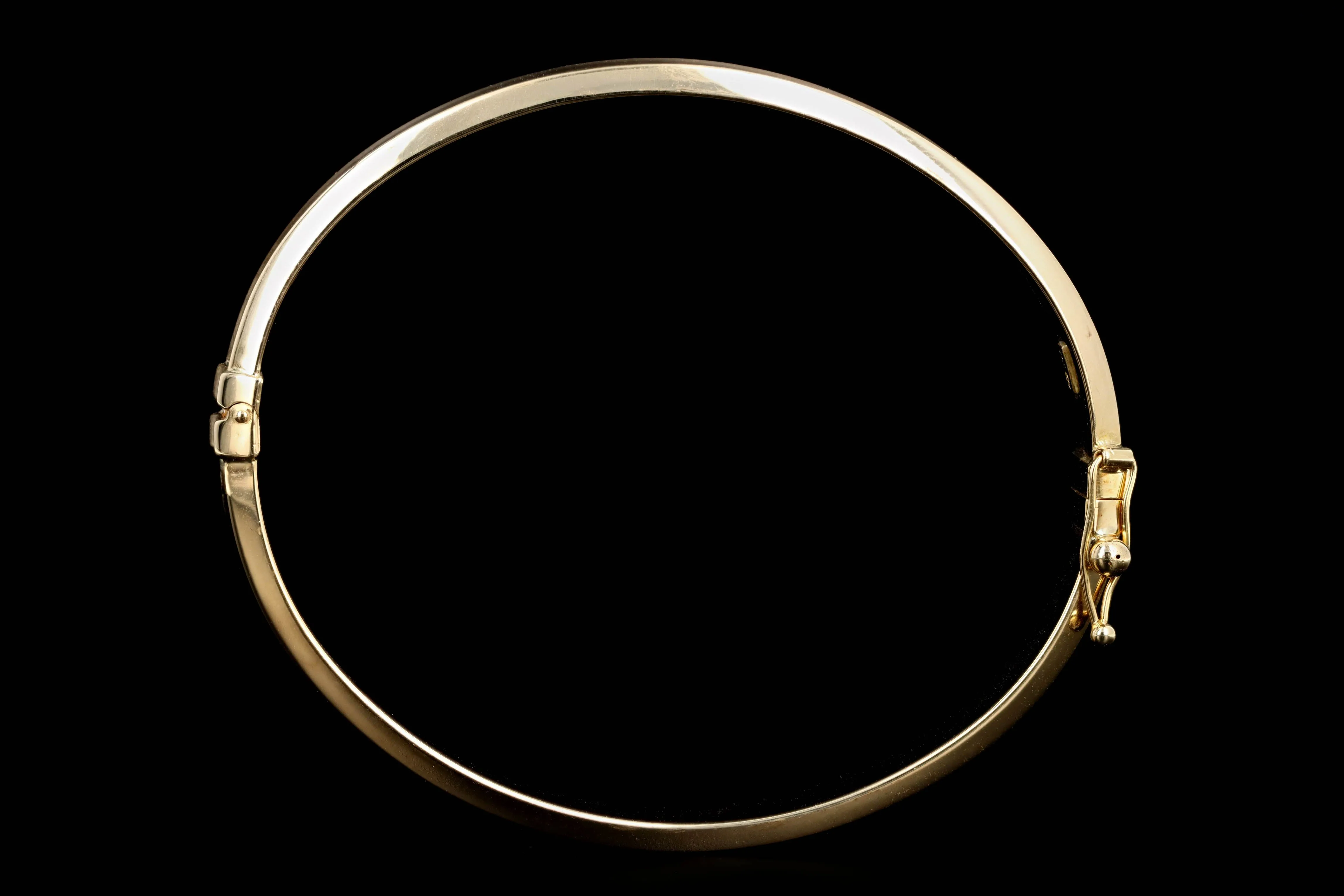 18K Yellow Gold Bangle