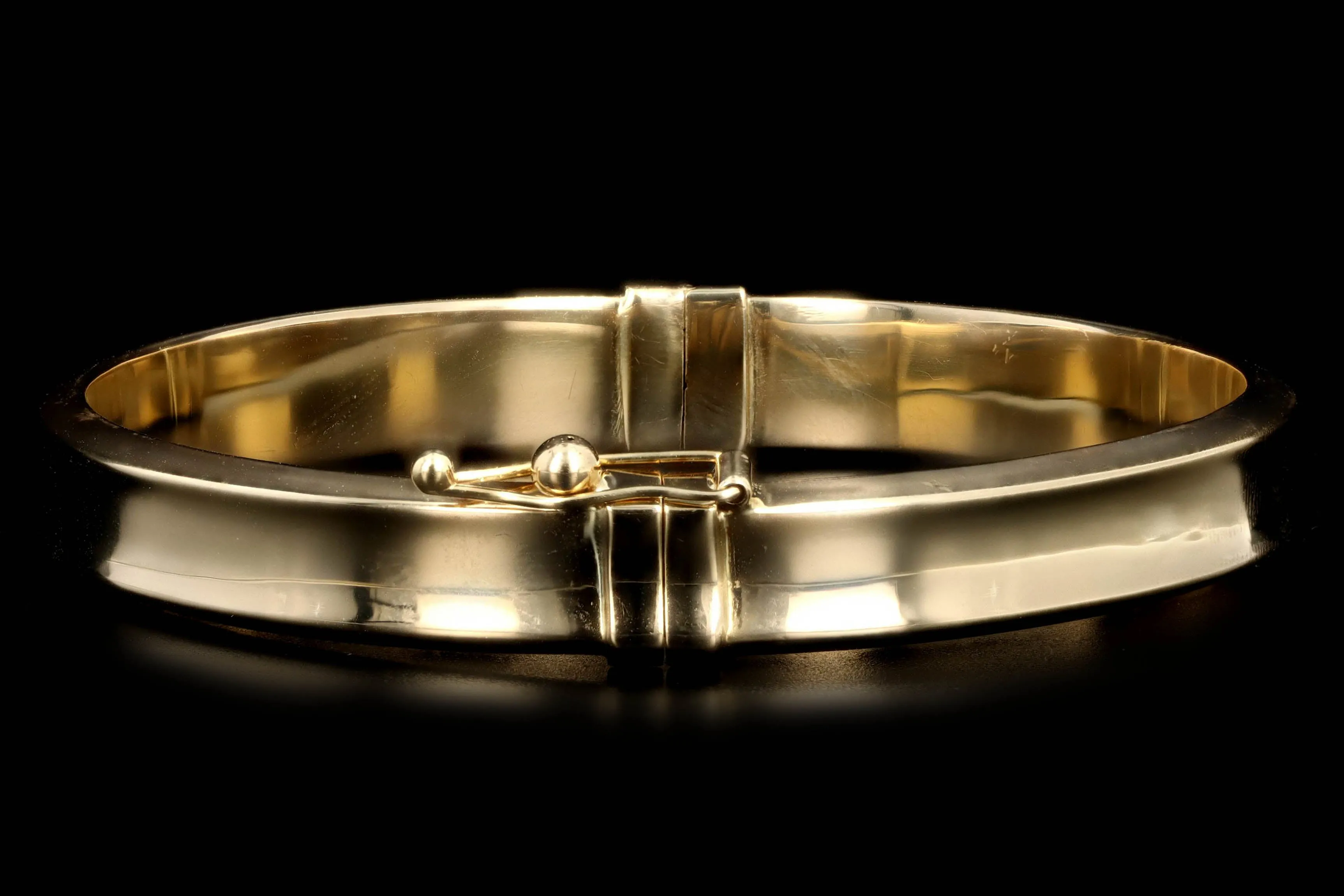 18K Yellow Gold Bangle