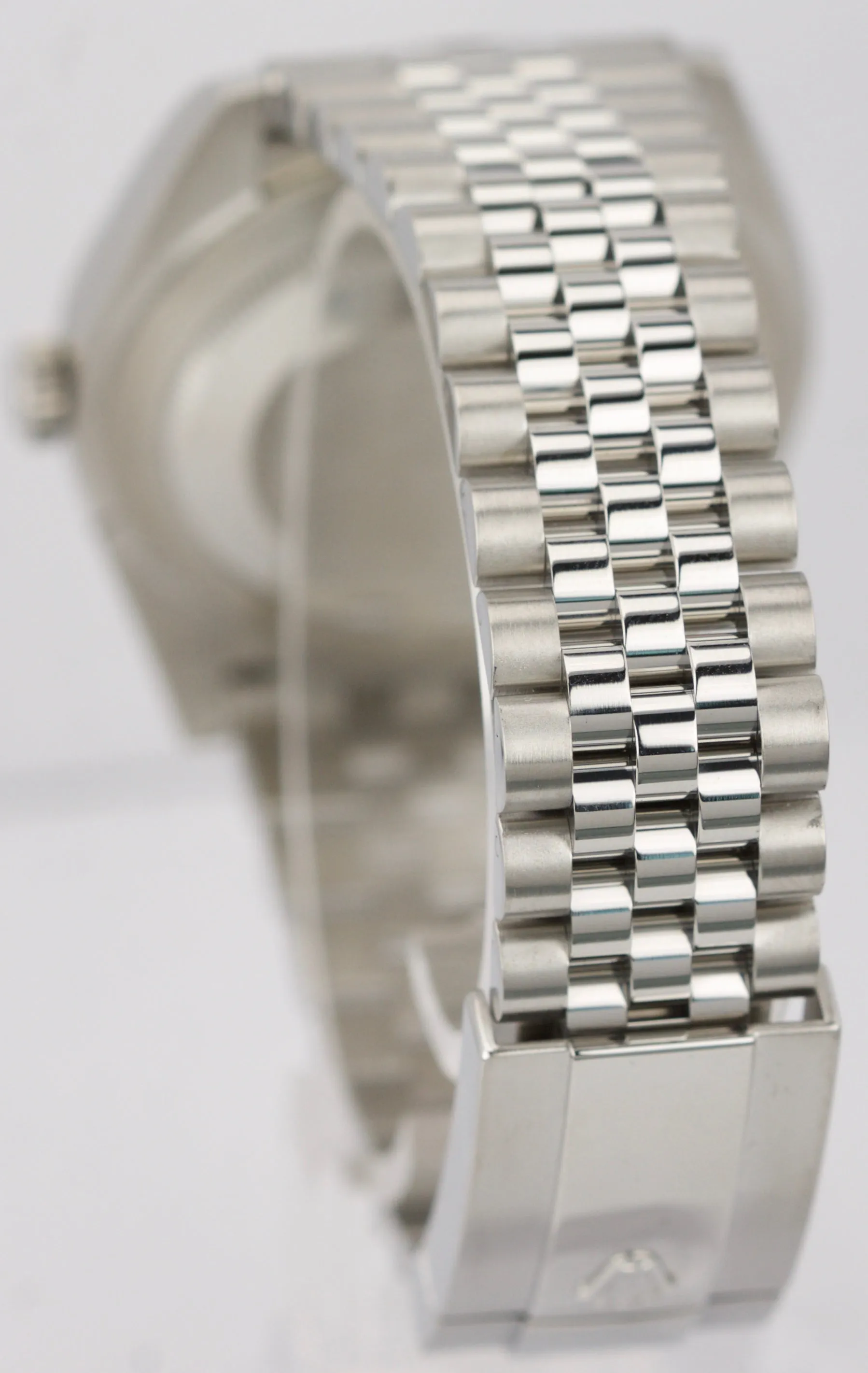 2017 MINT Rolex DateJust 41 126334 Silver Steel Fluted Jubilee 41mm Date Watch