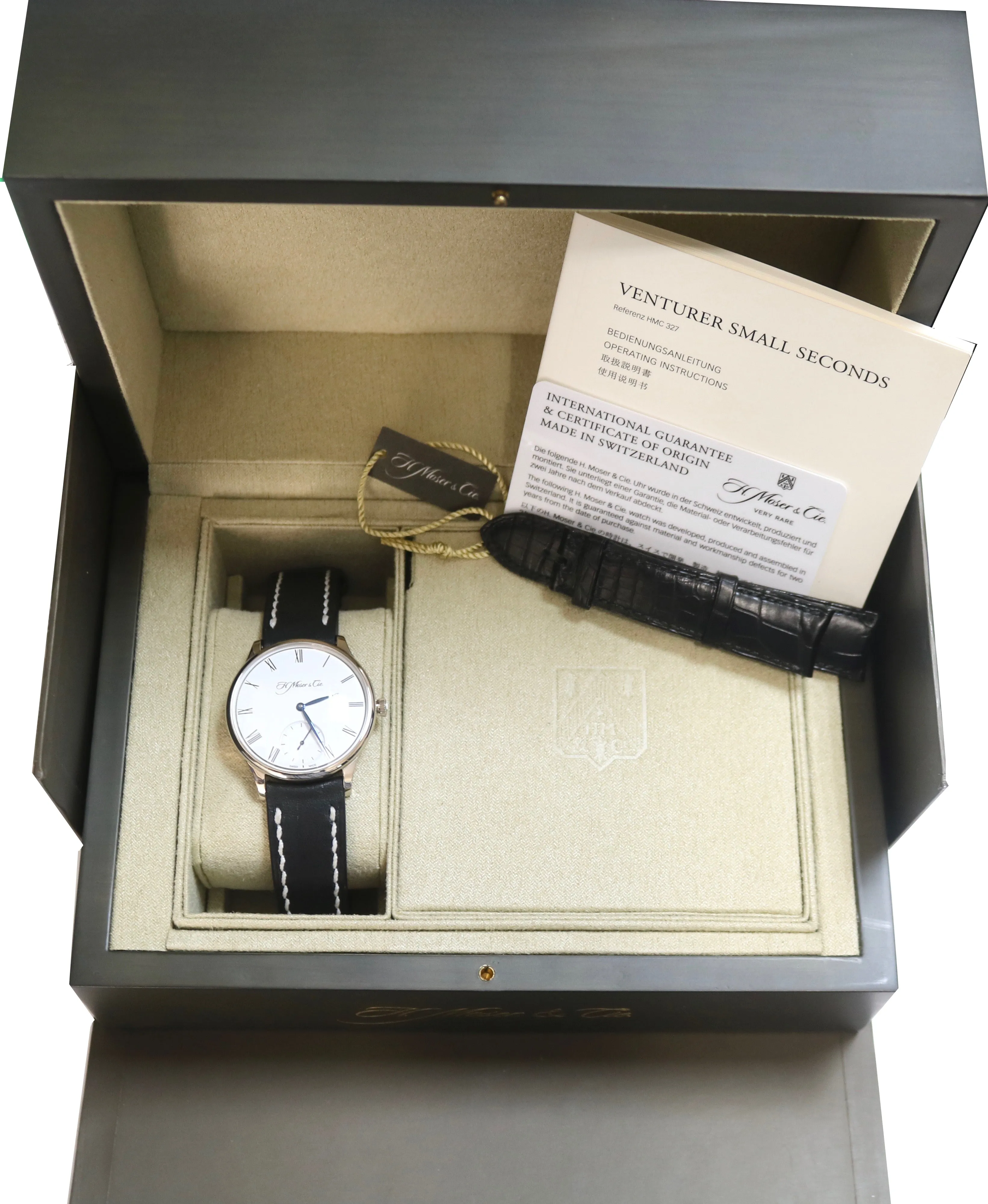 2018 H. Moser & Cie. 18K White Gold Venturer 2327-0200 39mm Alligator Band Watch