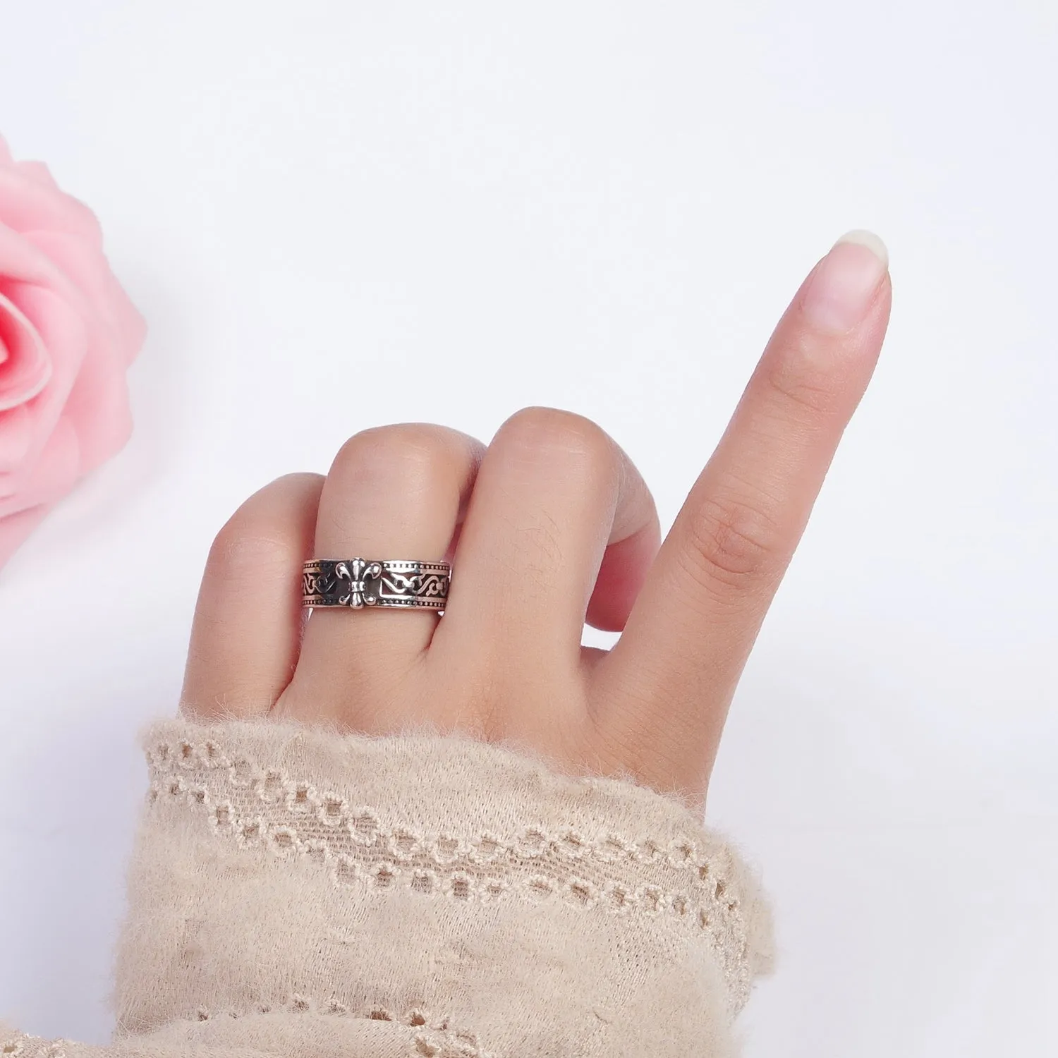 Antique Silver King Club Geometric Print Wide Adjustable Silver Band Ring | X-592