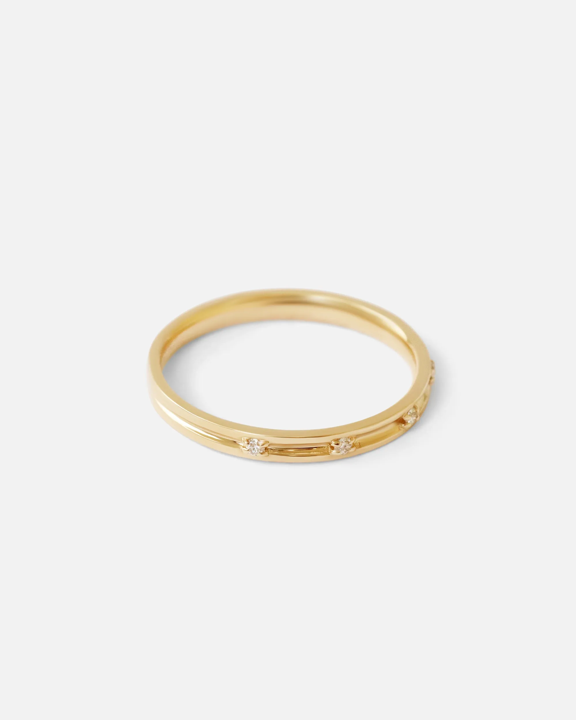 Canal / 2mm Six Stone Band