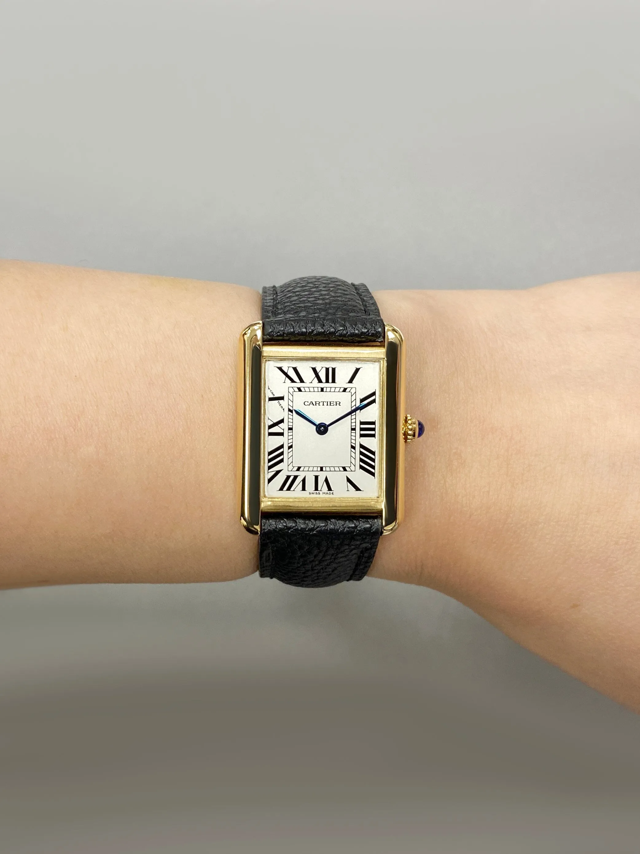 Cartier Tank Solo W1018755 18K Yellow Gold Ladies Watch