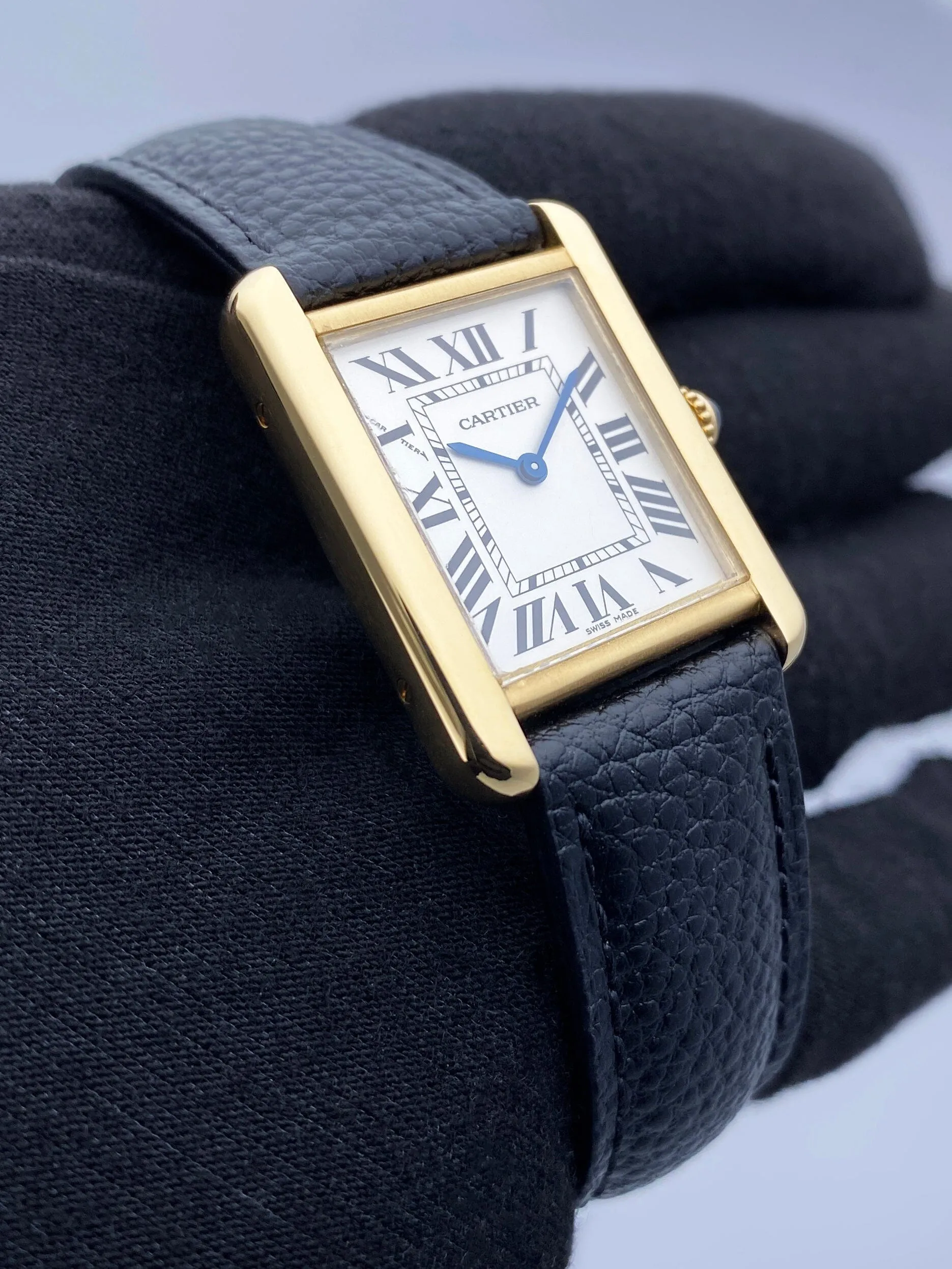Cartier Tank Solo W1018755 18K Yellow Gold Ladies Watch