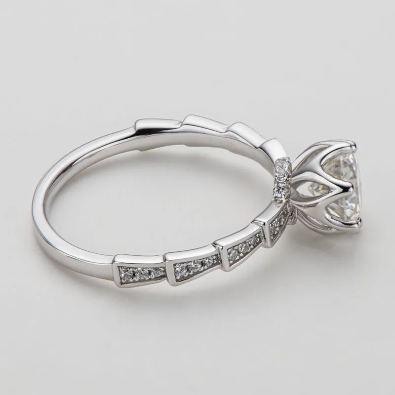 Classic Round Cut Moissanite Diamond Medusa Mechanical Snake Solitaire Ring