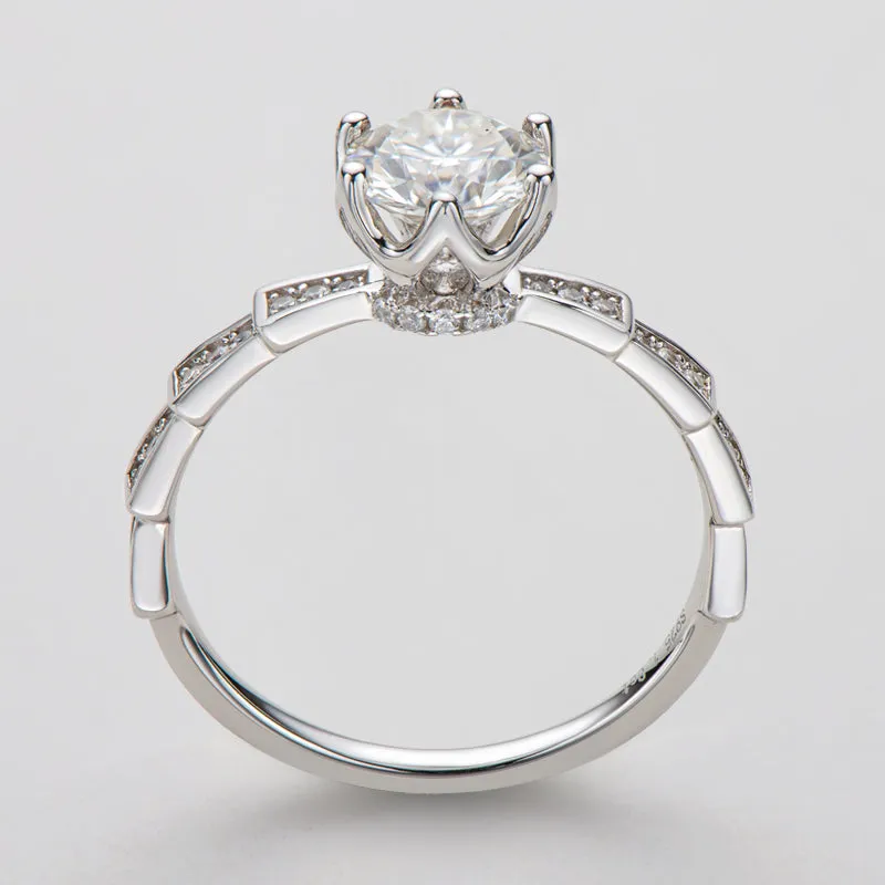 Classic Round Cut Moissanite Diamond Medusa Mechanical Snake Solitaire Ring