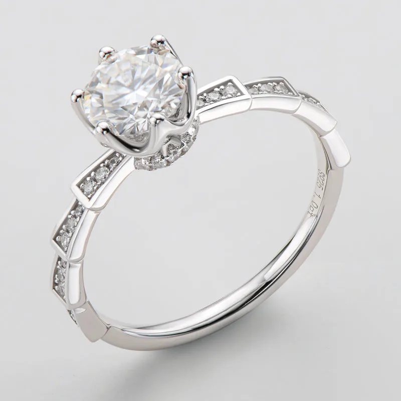 Classic Round Cut Moissanite Diamond Medusa Mechanical Snake Solitaire Ring
