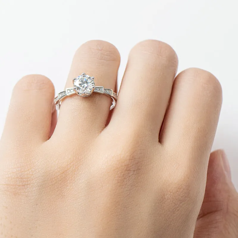 Classic Round Cut Moissanite Diamond Medusa Mechanical Snake Solitaire Ring