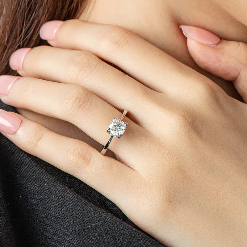 Classic Round Cut Moissanite Diamond Solitaire Ring