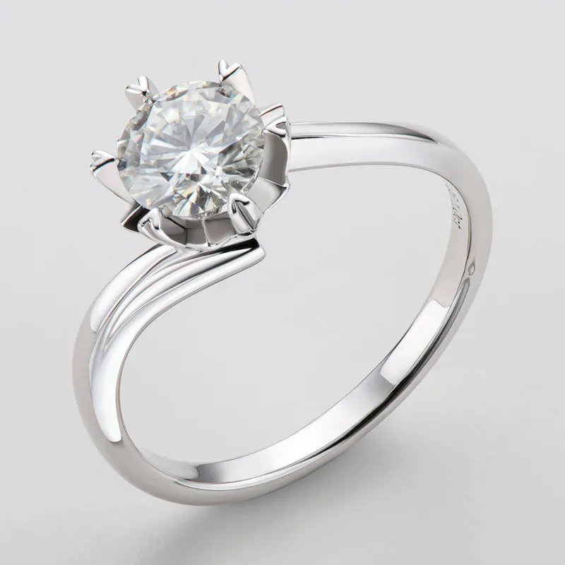 Classic Round Cut Moissanite Diamond Solitaire Ring