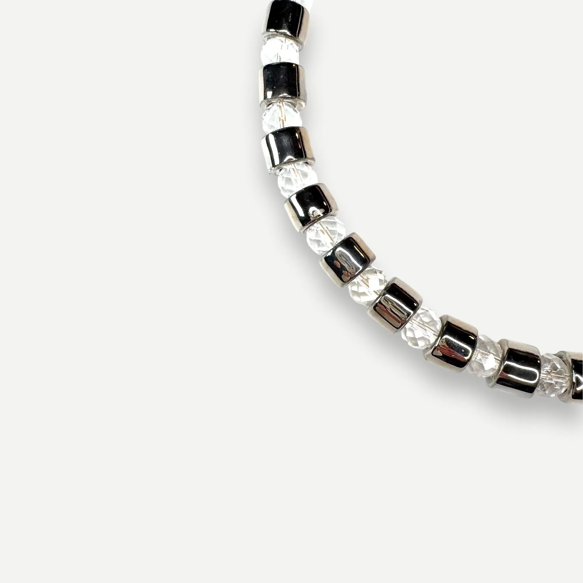 COIN & QUARTZ SUNDRY.  BEAD ONE.