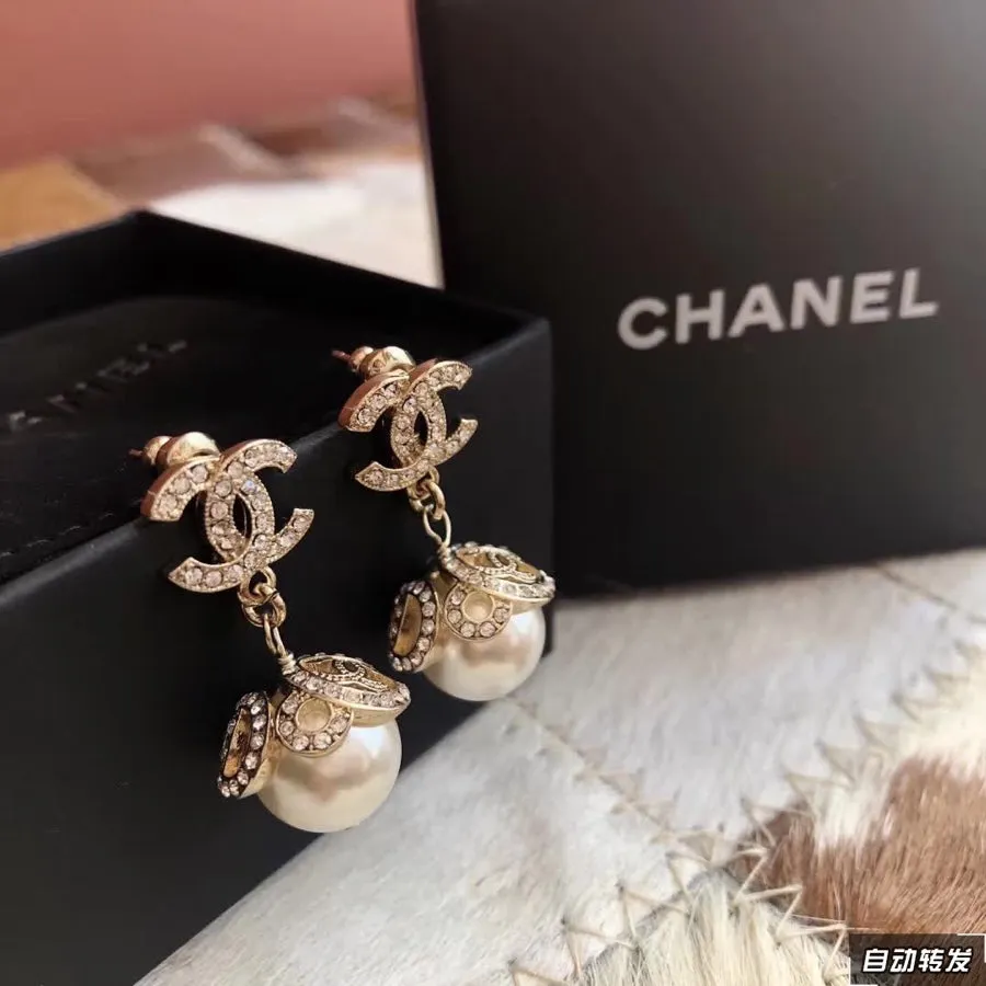 Elegant Pearl Dangle Earrings