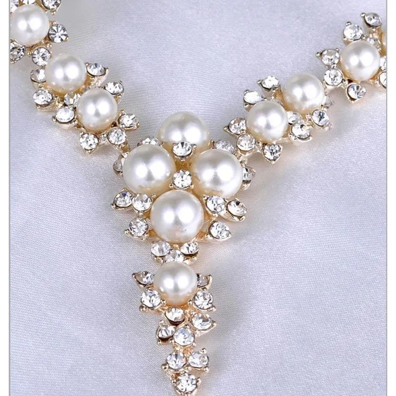 Fashion Pearl Gemstone Necklace Women's Short Clavicle Chain Ornament Accessories Sweater Chain
