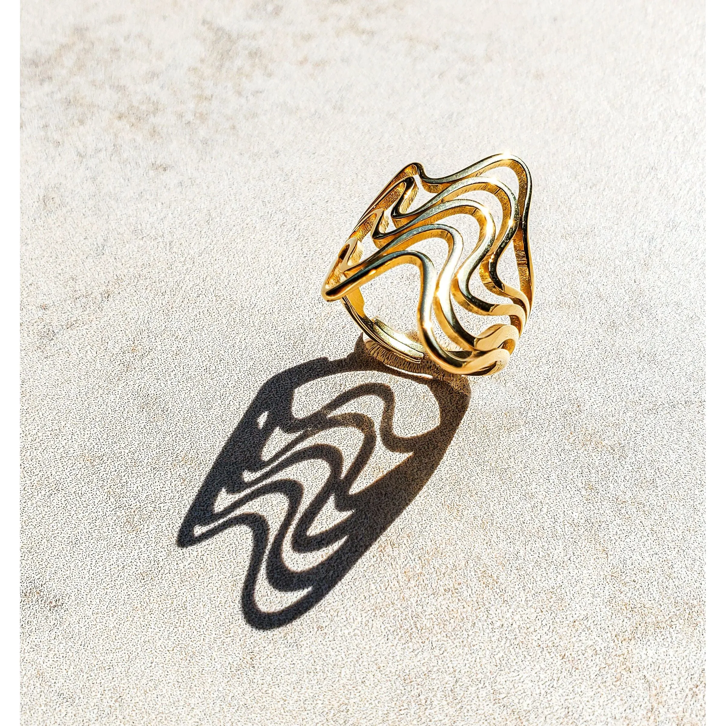 Geometric 18K Hollow Line Rings