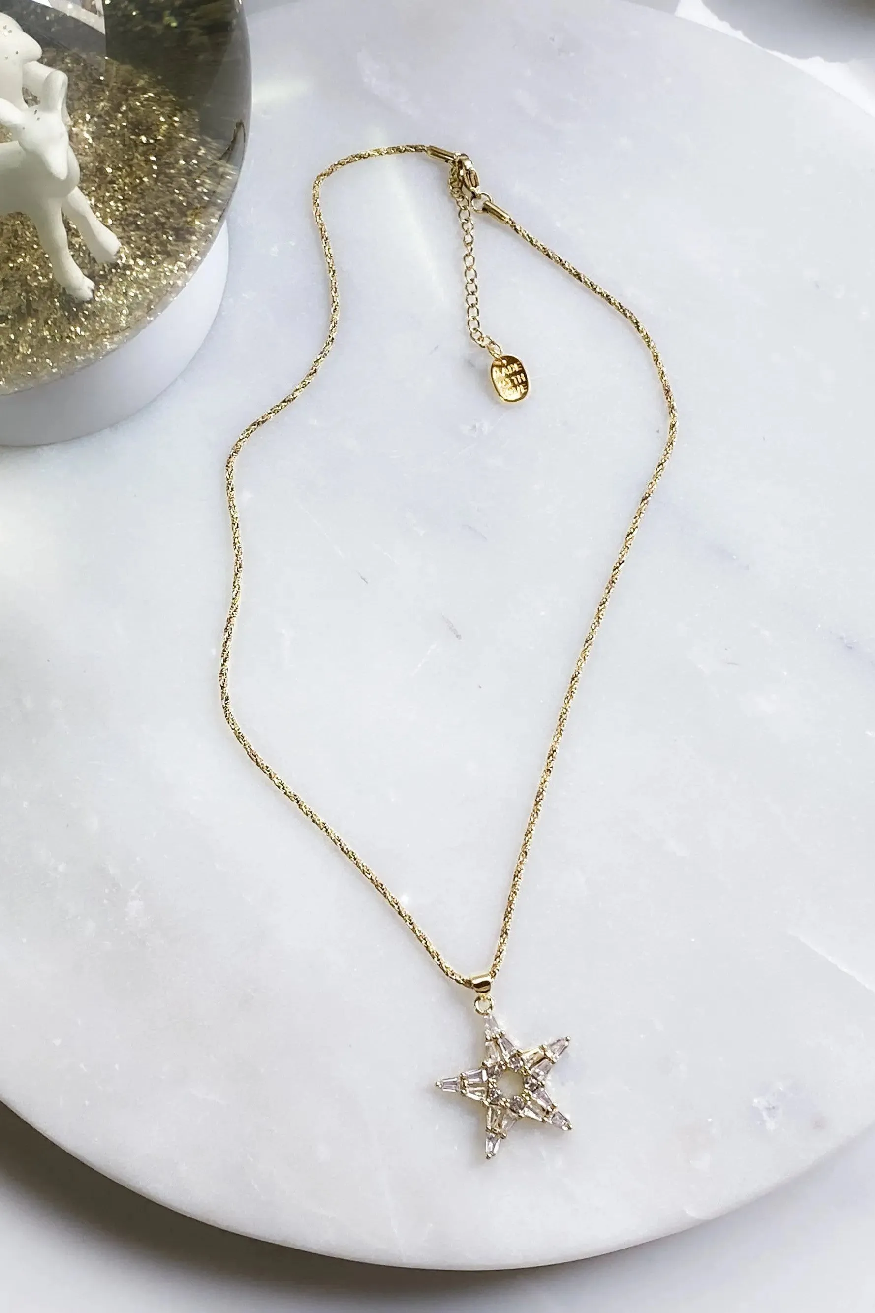 Gold Chain Star pendant necklace