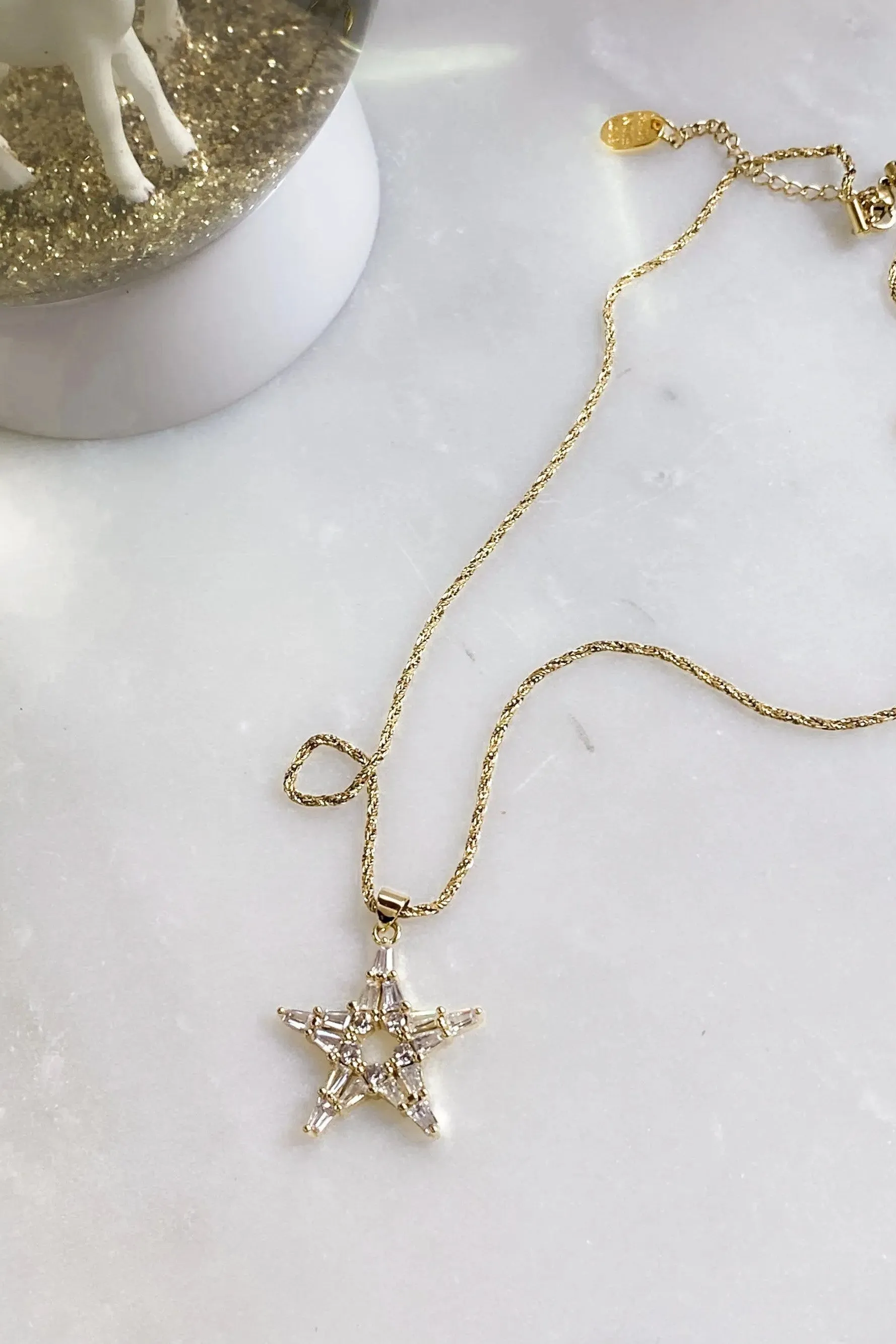 Gold Chain Star pendant necklace