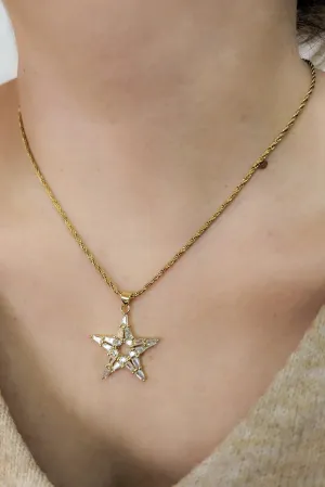 Gold Chain Star pendant necklace