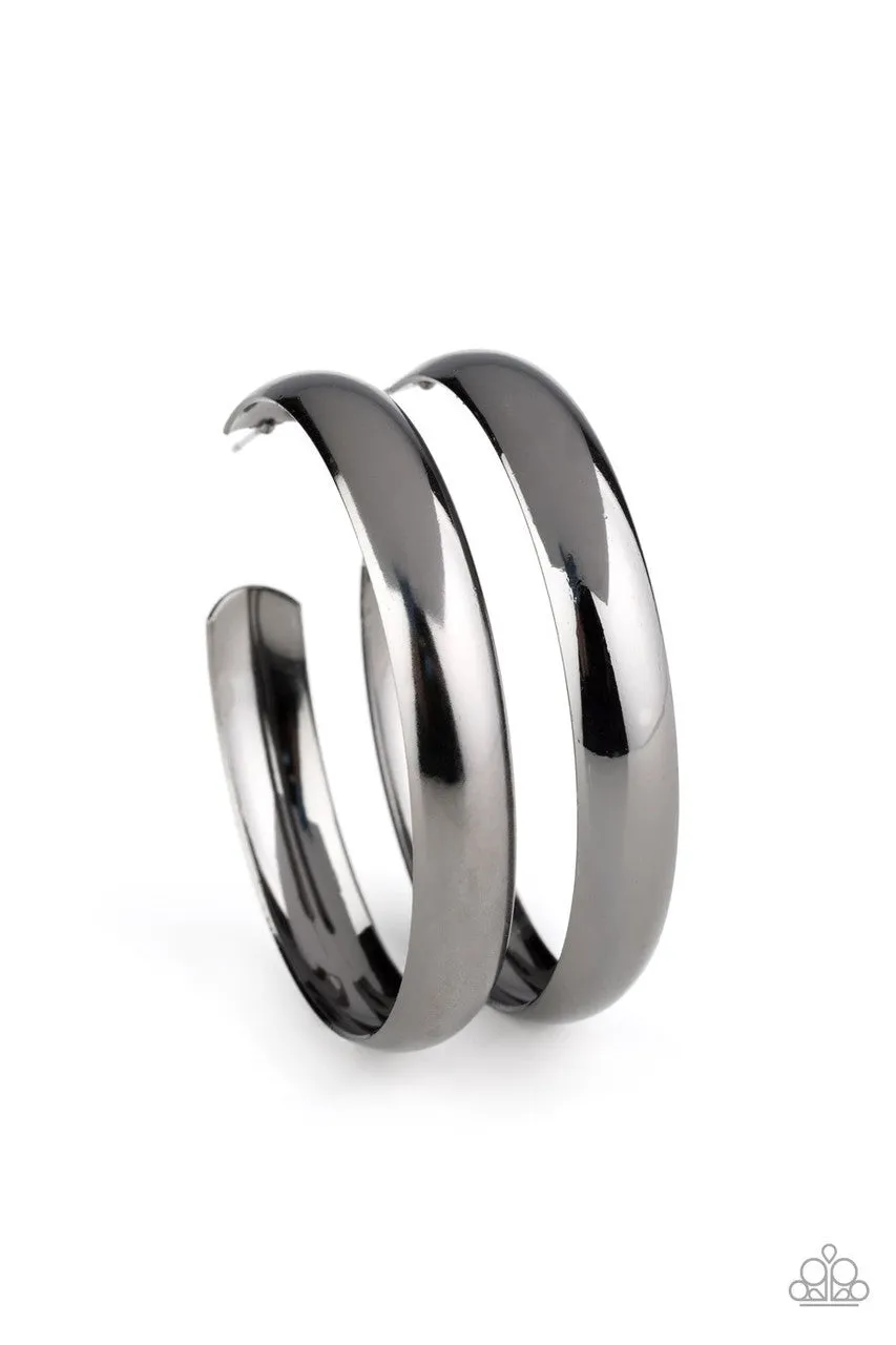 Kick Em to the CURVE Black Paparazzi Earrings