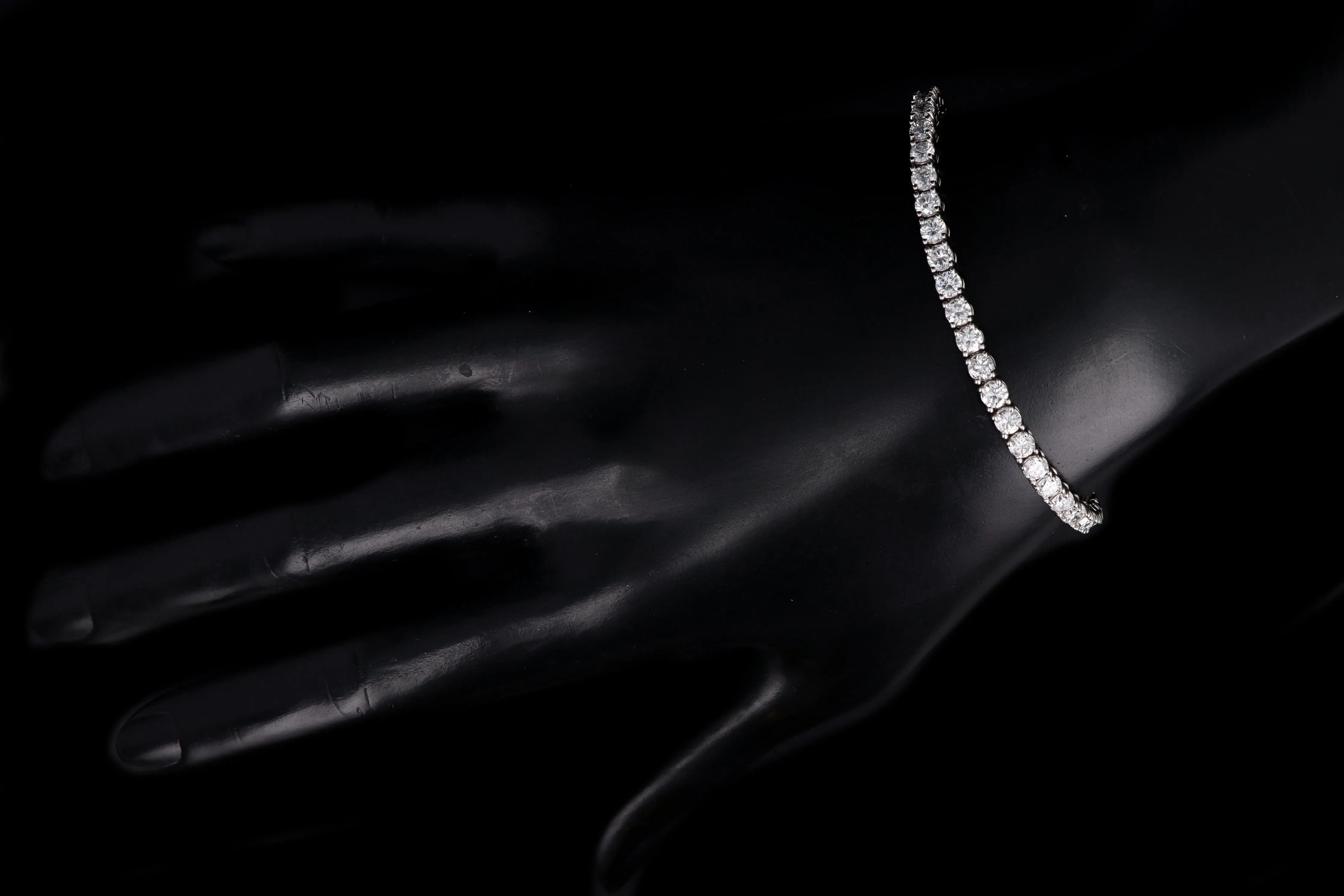 New 14K White Gold 7.73 Carat Total Weight Diamond Tennis Bracelet