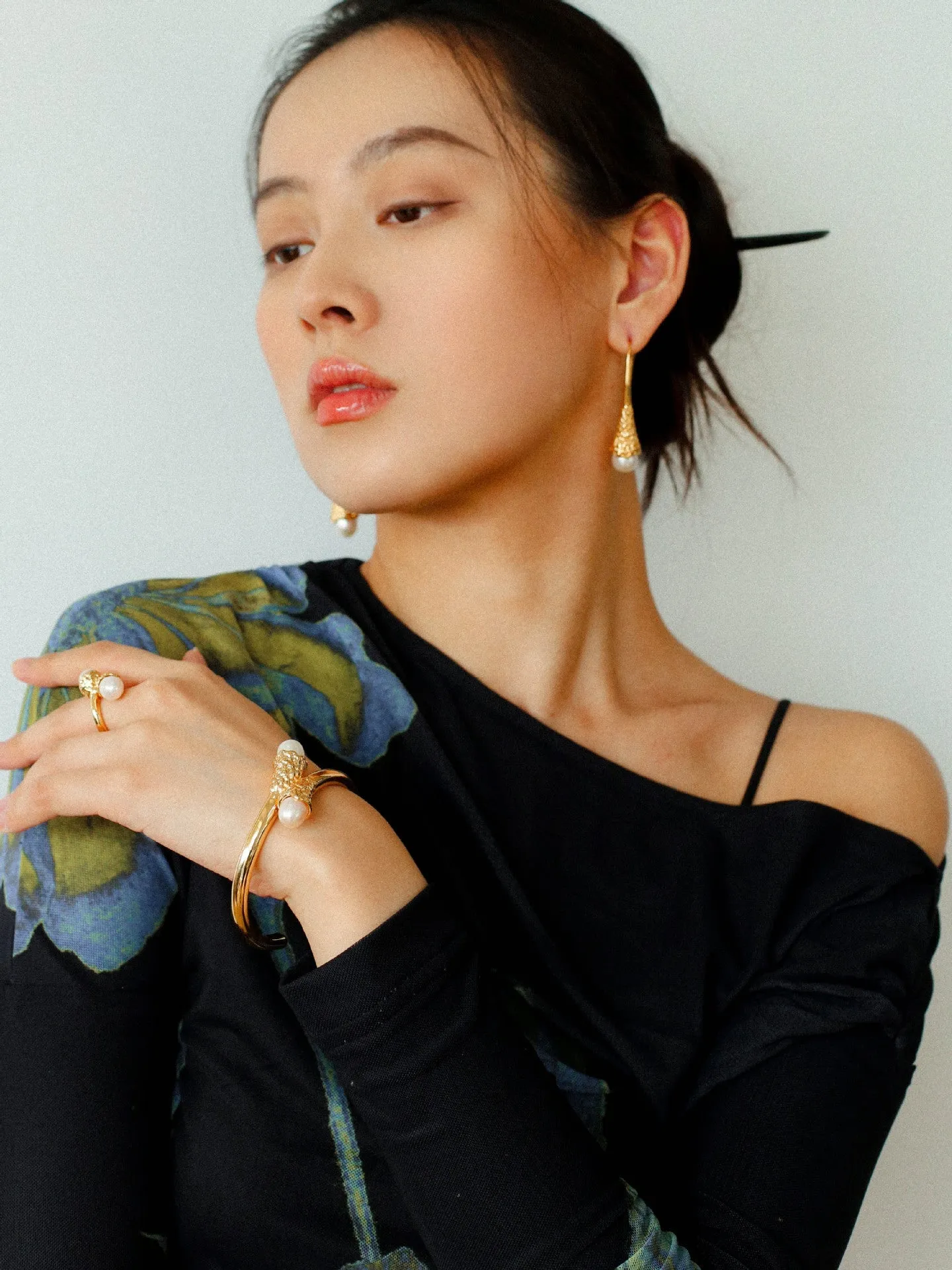 Niche Metal Wind Lava Water Drop Agate Open Ring- Pearl Style