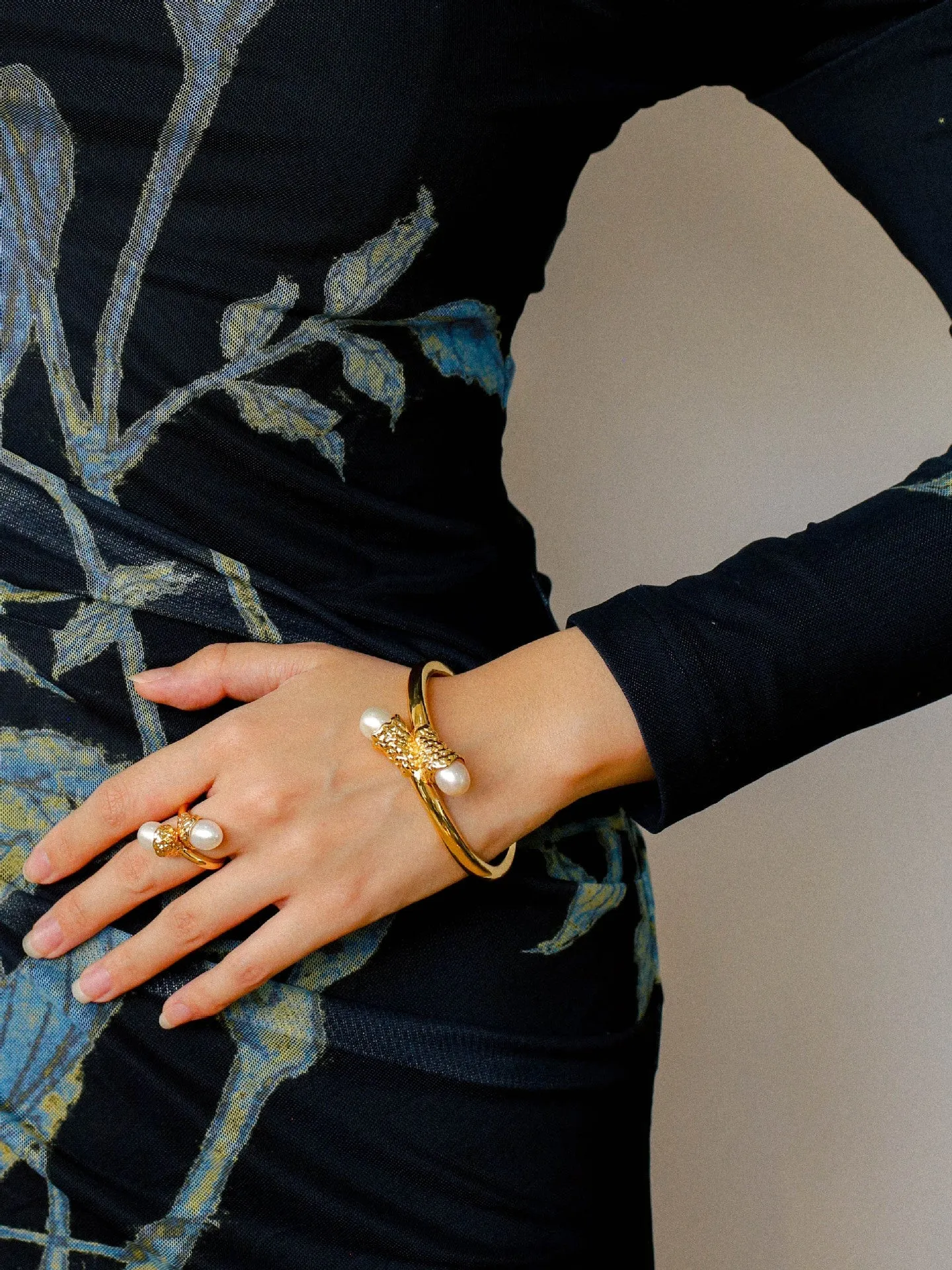 Niche Metal Wind Lava Water Drop Agate Open Ring- Pearl Style