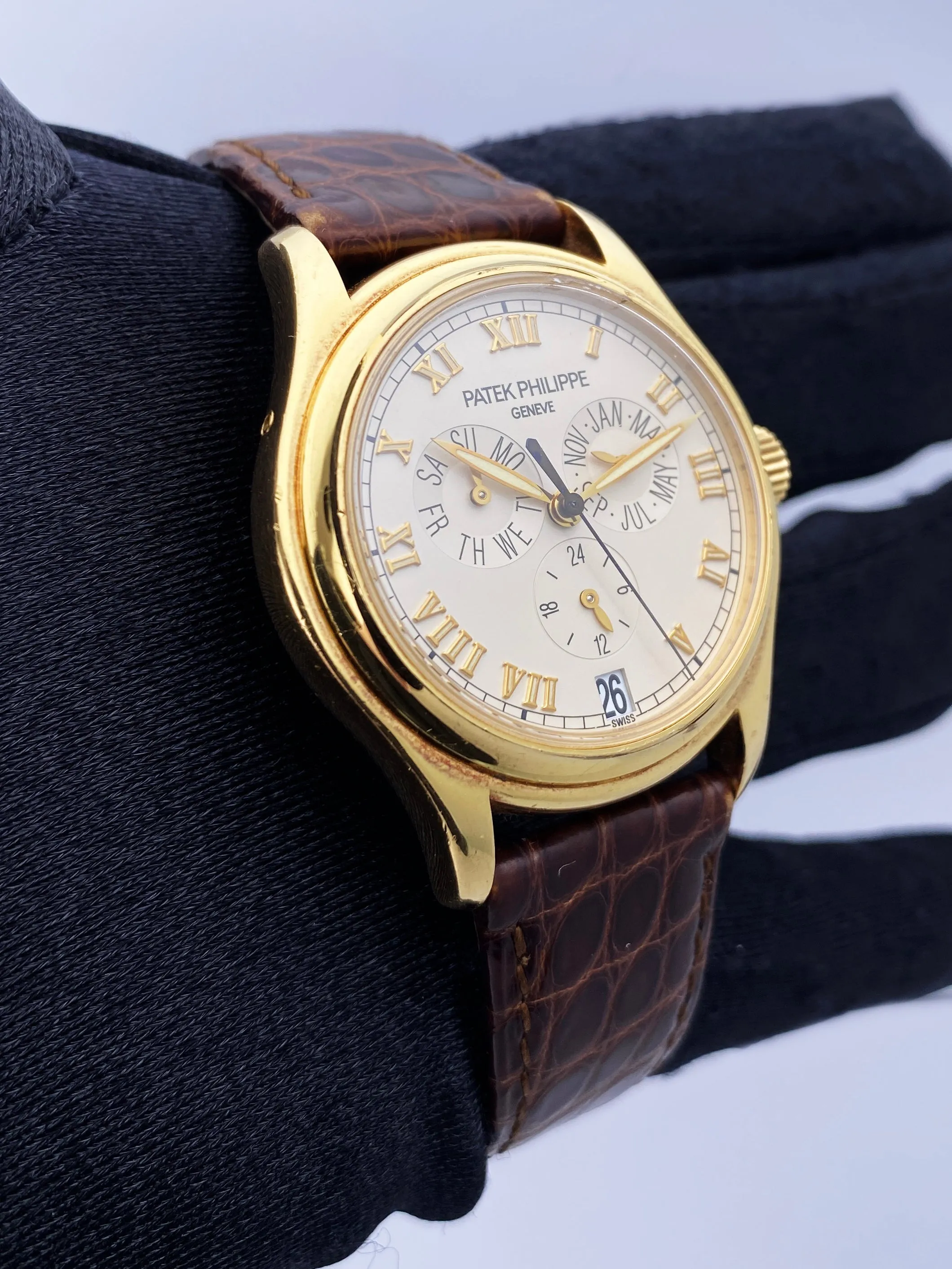 Patek Philippe Annual Calendar 5035J Mens Watch
