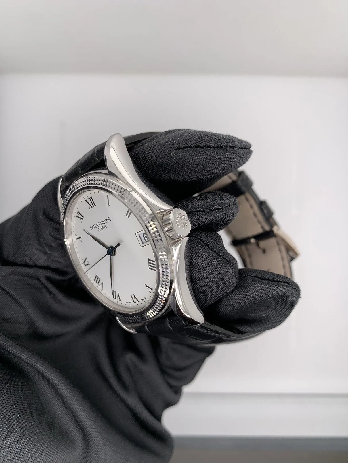 Patek Philippe Calatrava 5117G 18K White Gold Men's Watch Box & Papers