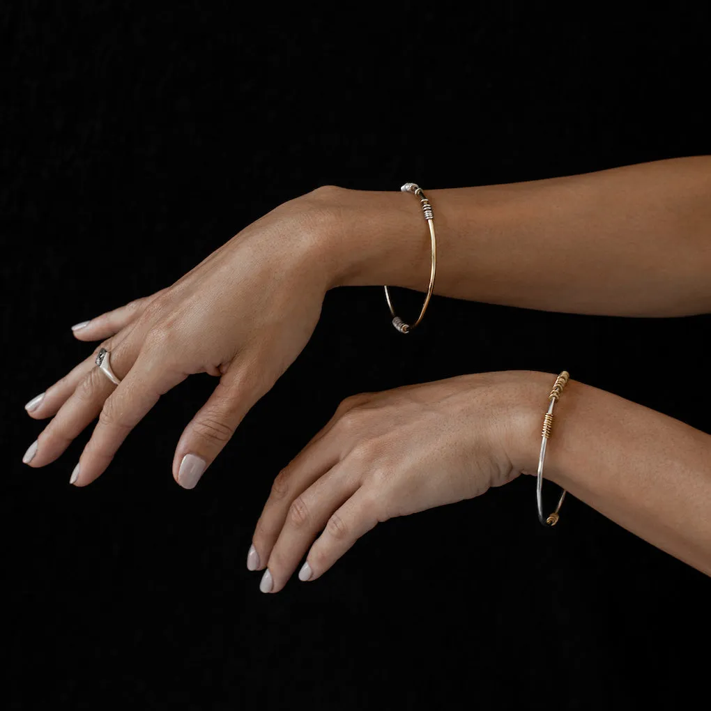 Satellite Bangle / gold