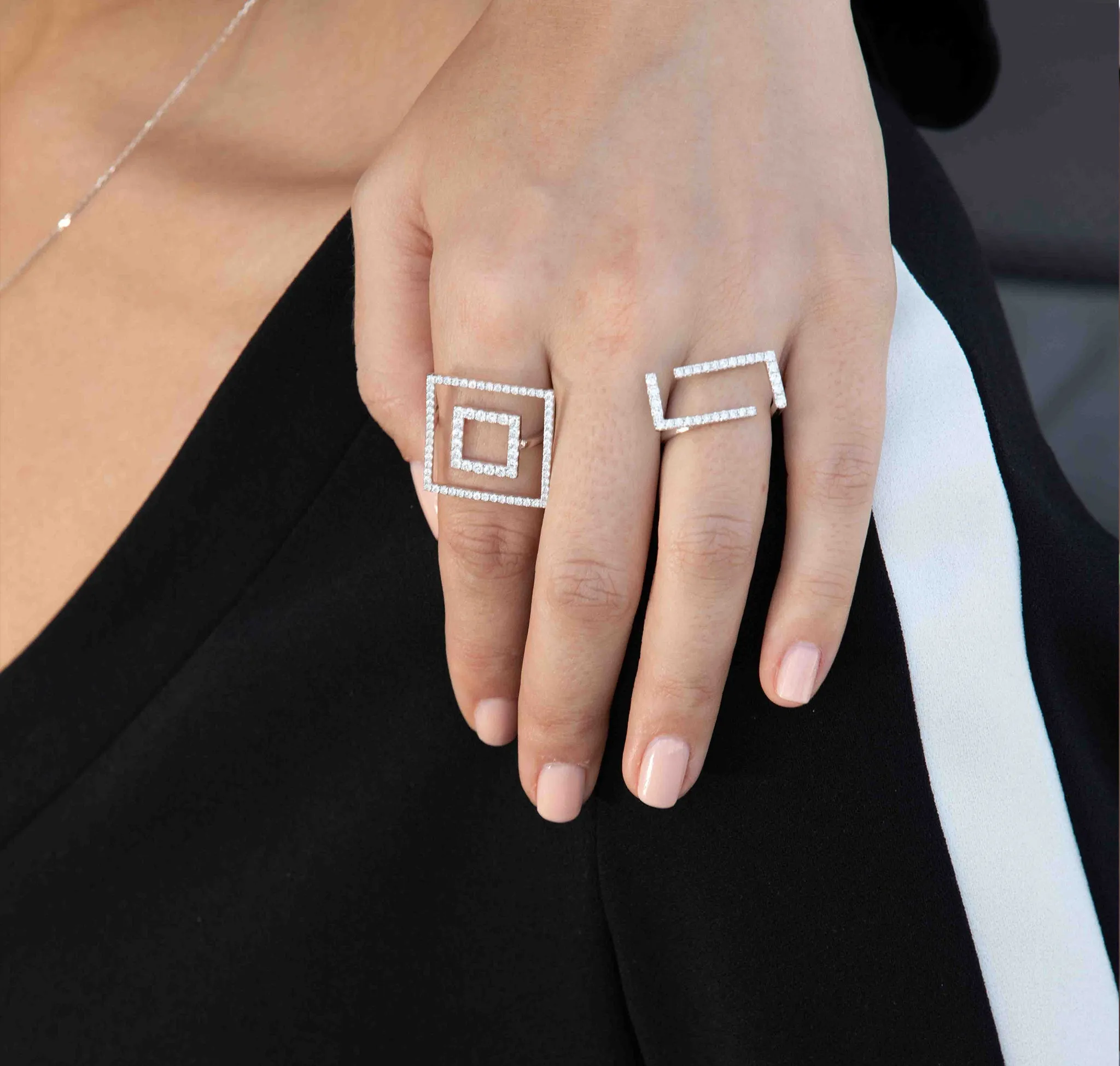 Skyline 0.52ct Capture Ring <br> R-00437WHT