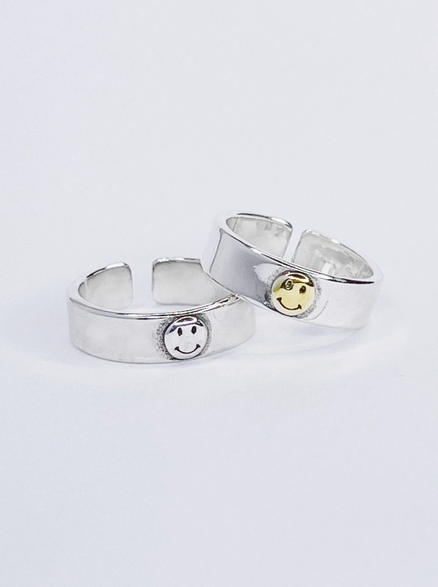 Smiley Face Slim Ring
