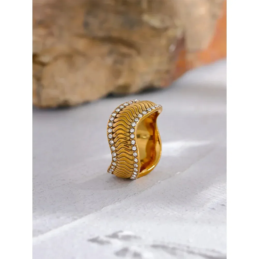 Twisted Elegant Ring