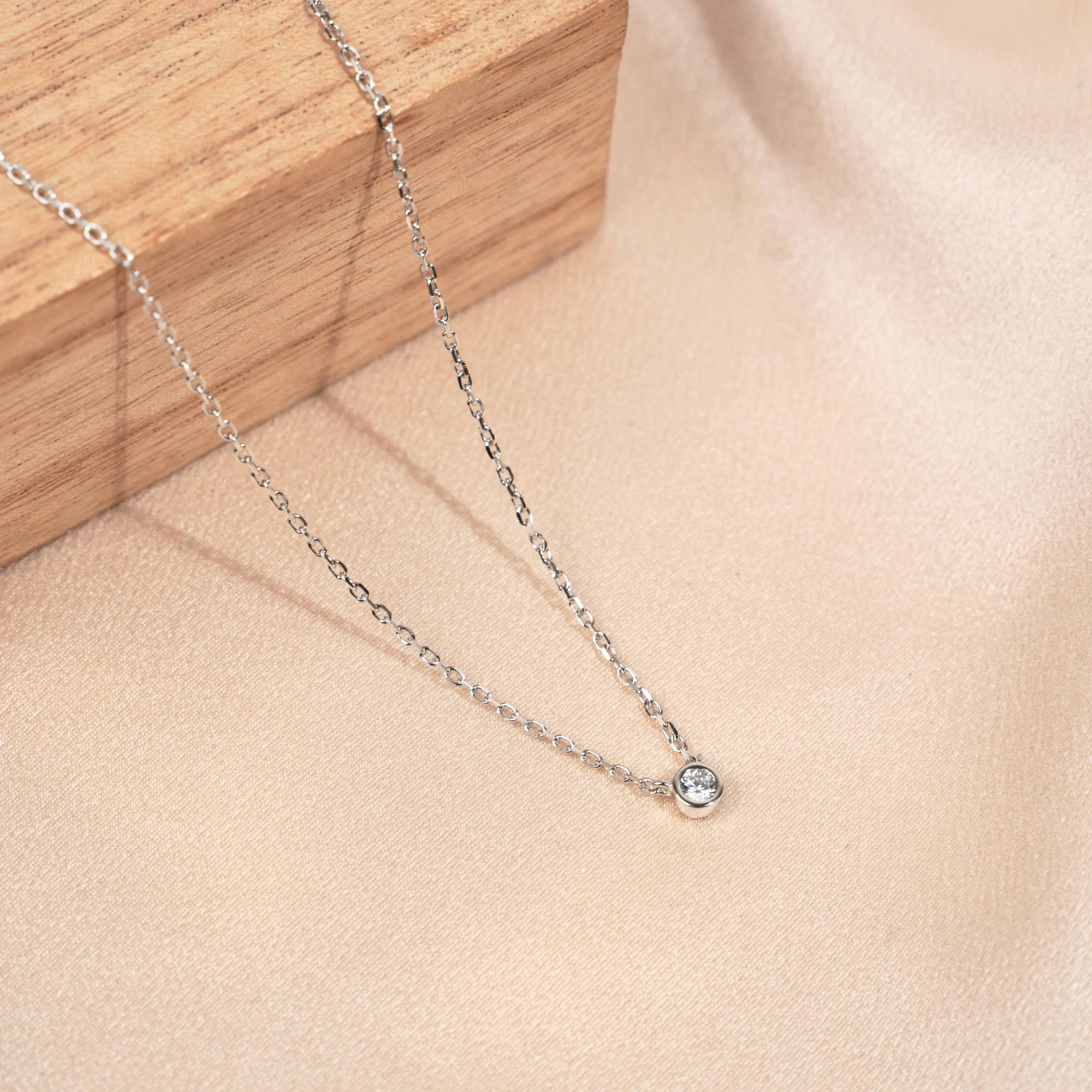 Victoire Collection - 18k gold plated necklace: Silver