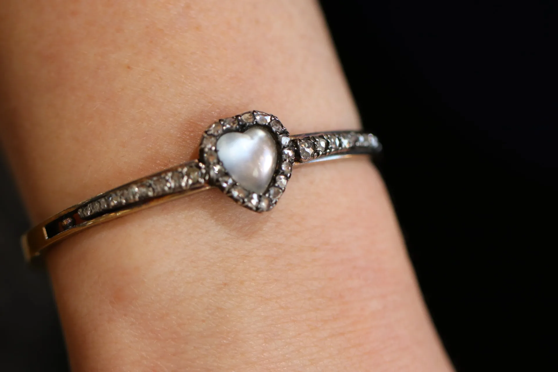 Victorian 14K Yellow Gold Moonstone Heart & Rose Cut Diamond Bangle Bracelet