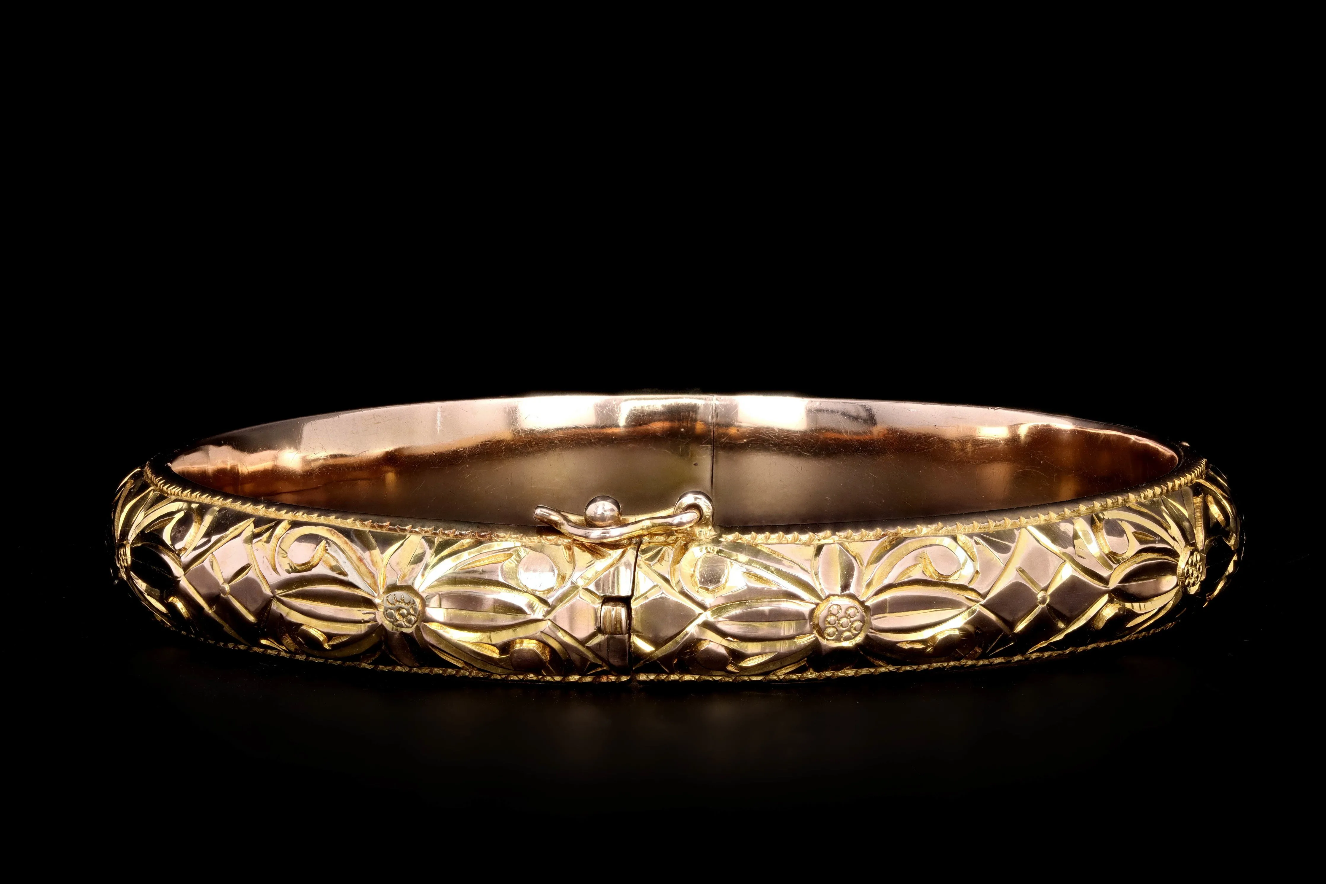 Vintage 14K Yellow Gold Floral Motif Bangle