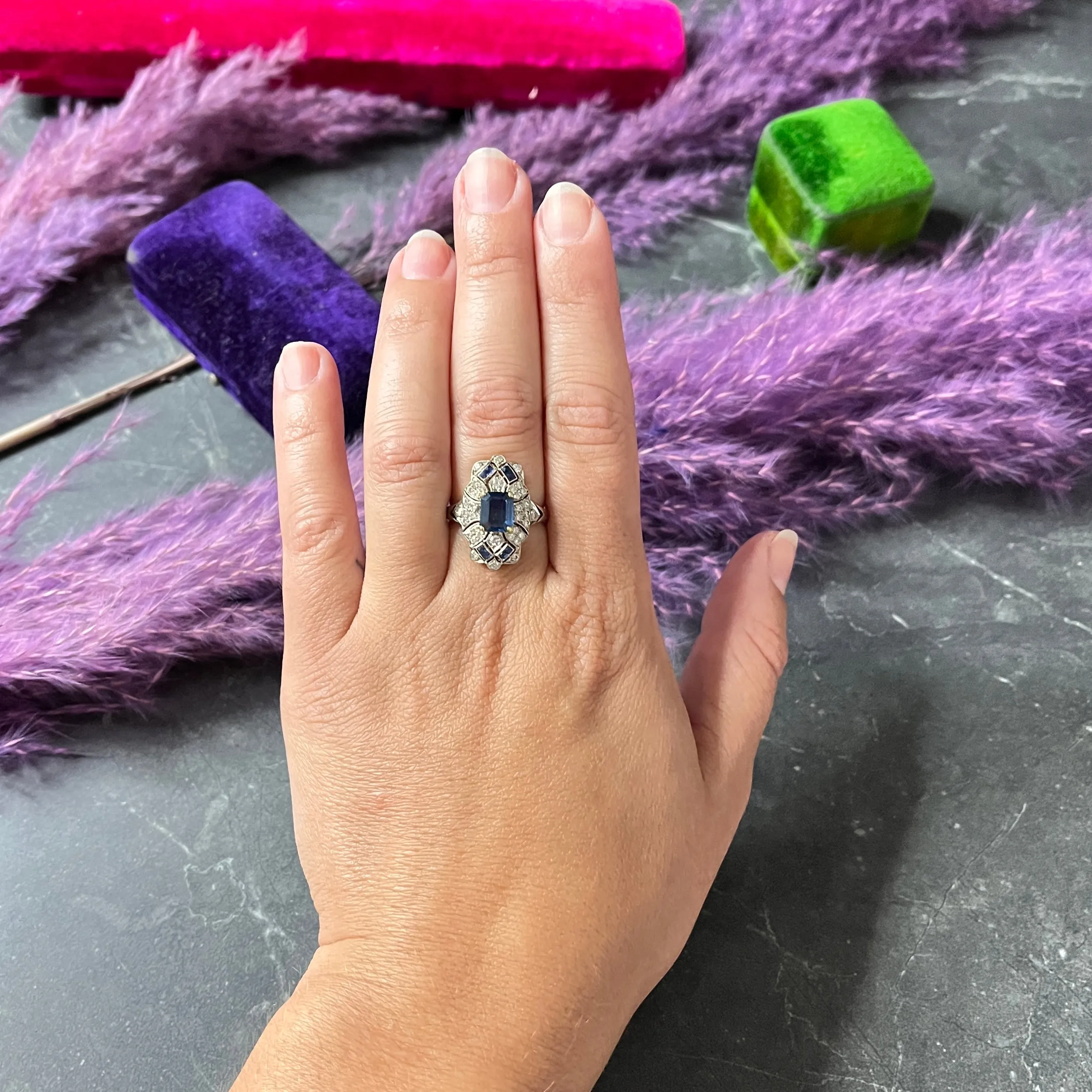 Vintage 2.75 CTW Sapphire Diamond 18 Karat Two-Tone Gold Dinner Ring