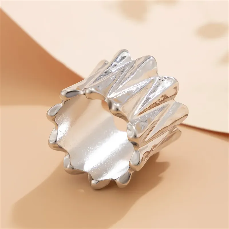Vintage Geometric Wave Chunky Rings for Lady
