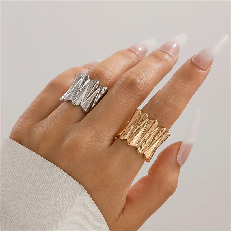 Vintage Geometric Wave Chunky Rings for Lady