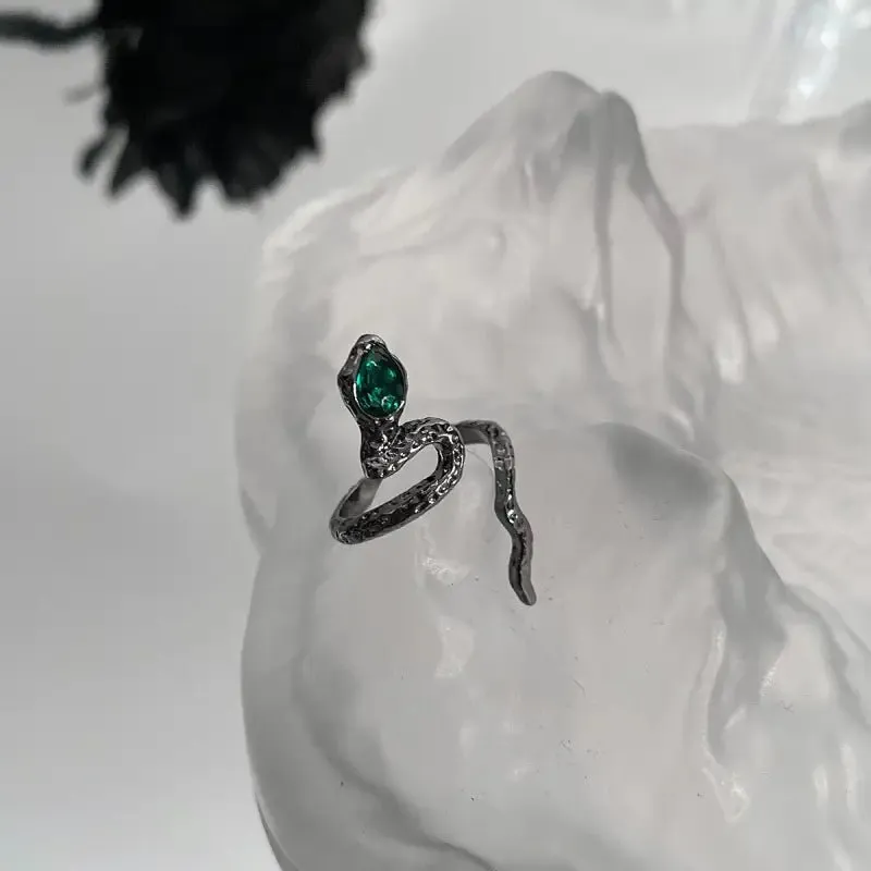 WOMEN'S Vintage Snake Ring in Elegant Alloy - Geometric Design & Black/Silver Options